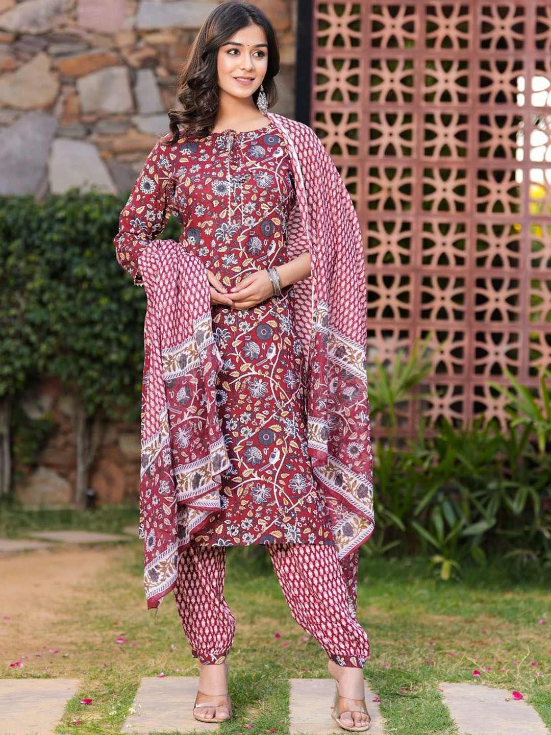 

Chandbaali Ethnic Motifs Printed Straight Gotta Patti Kurta With Salwar & Dupatta, Maroon