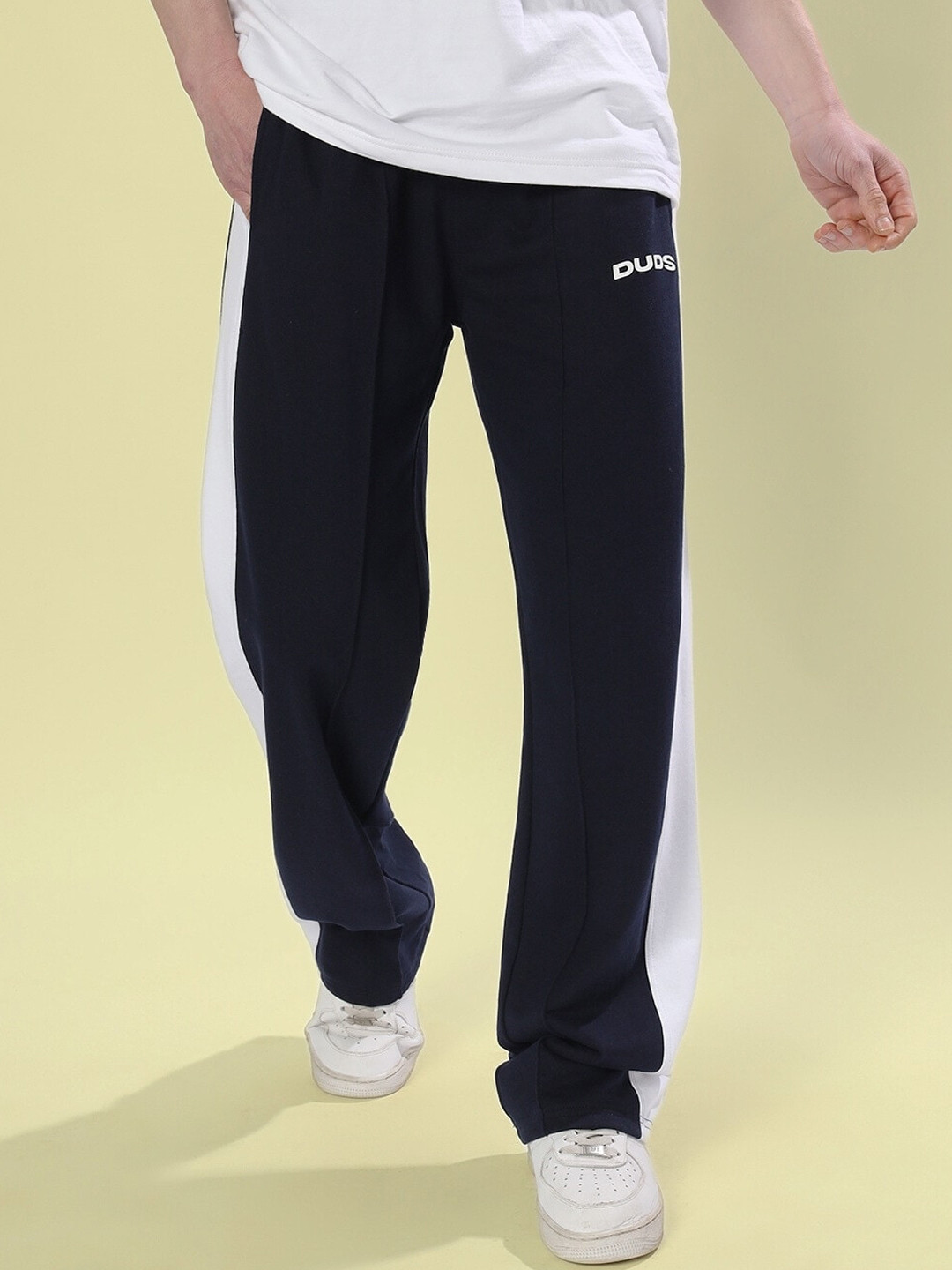 

WEARDUDS Men Striped Mid Rise Track Pants, Navy blue