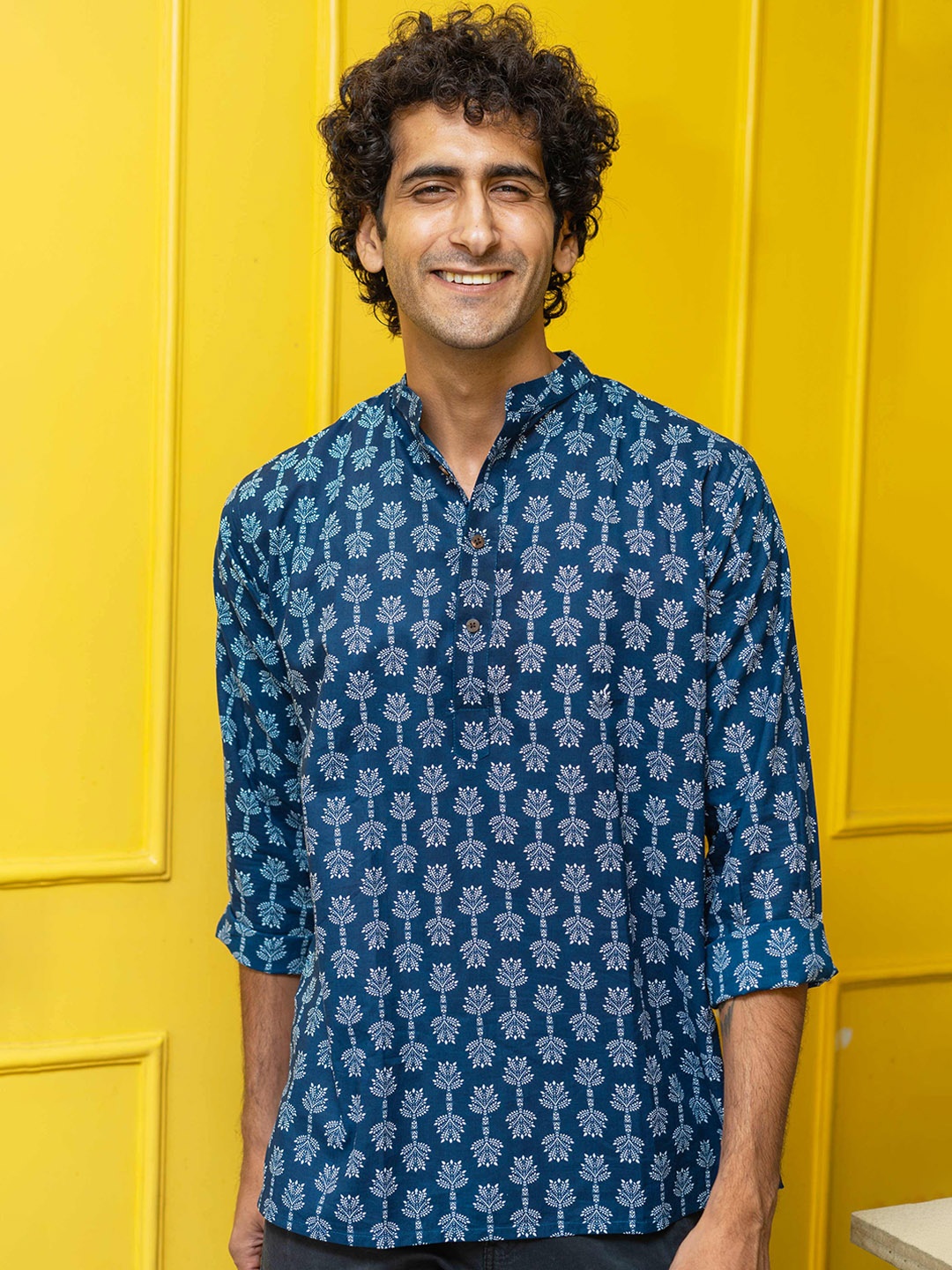 

Shasak Ethnic Motifs Printed Mandarin Collar Cotton Short Kurta, Blue