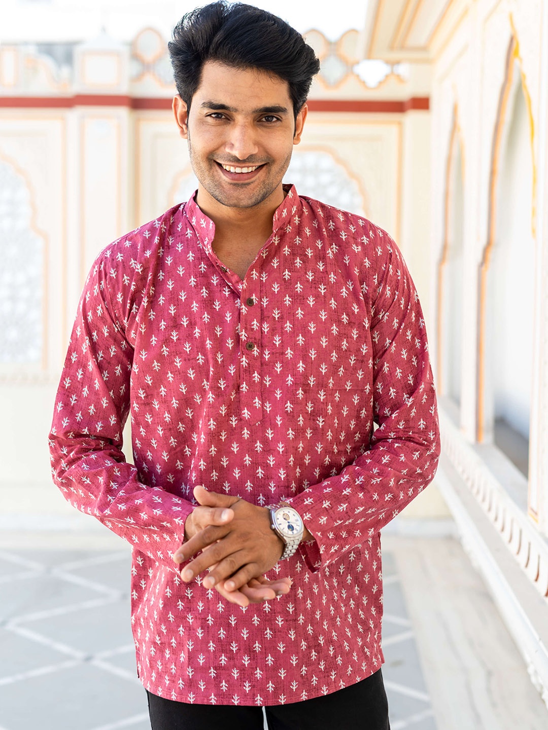 

Shasak Ethnic Motifs Butti Printed Mandarin Collar Cotton Short Kurta, Pink