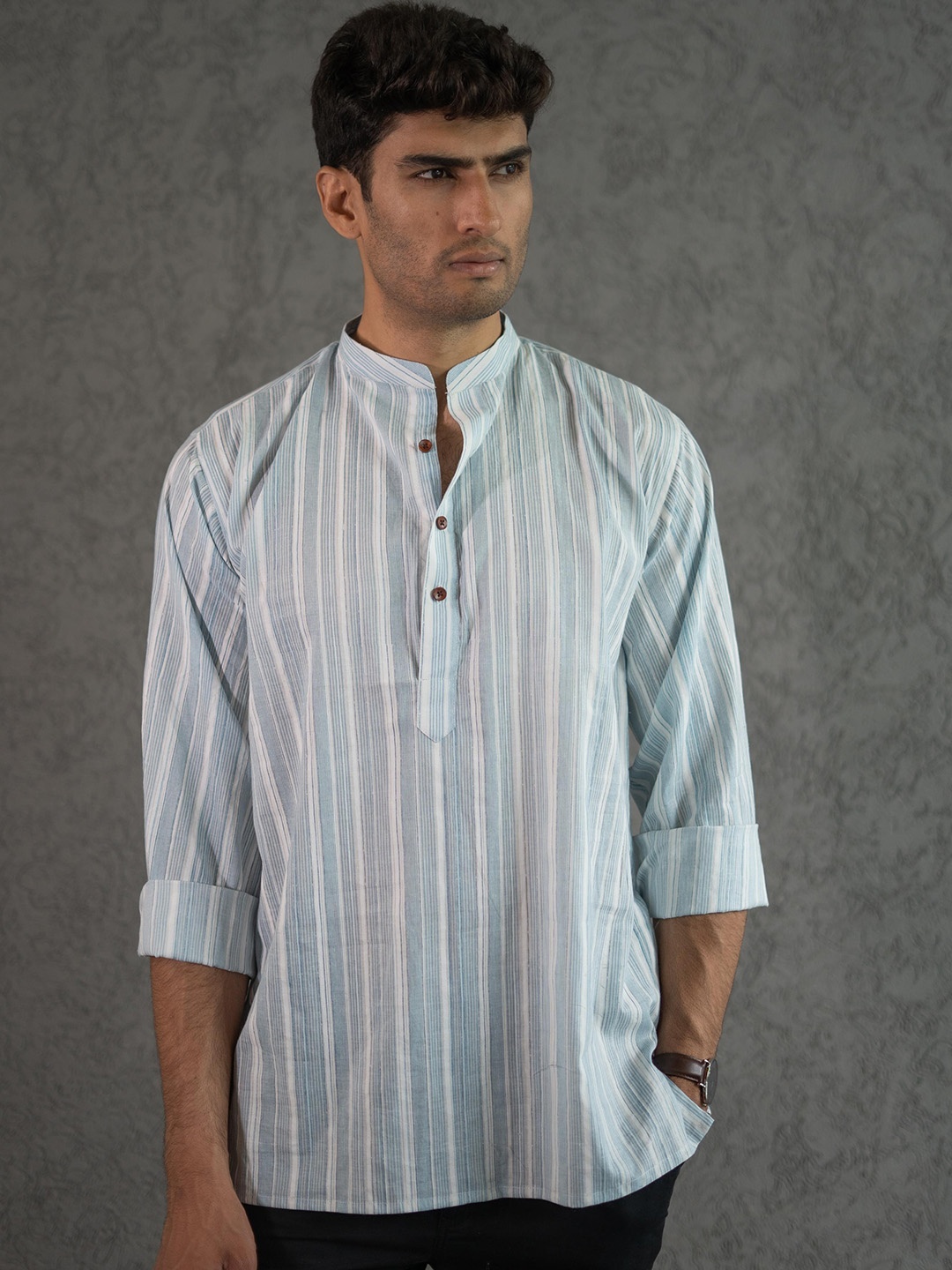 

Shasak Striped Cotton Straight Kurta, Blue