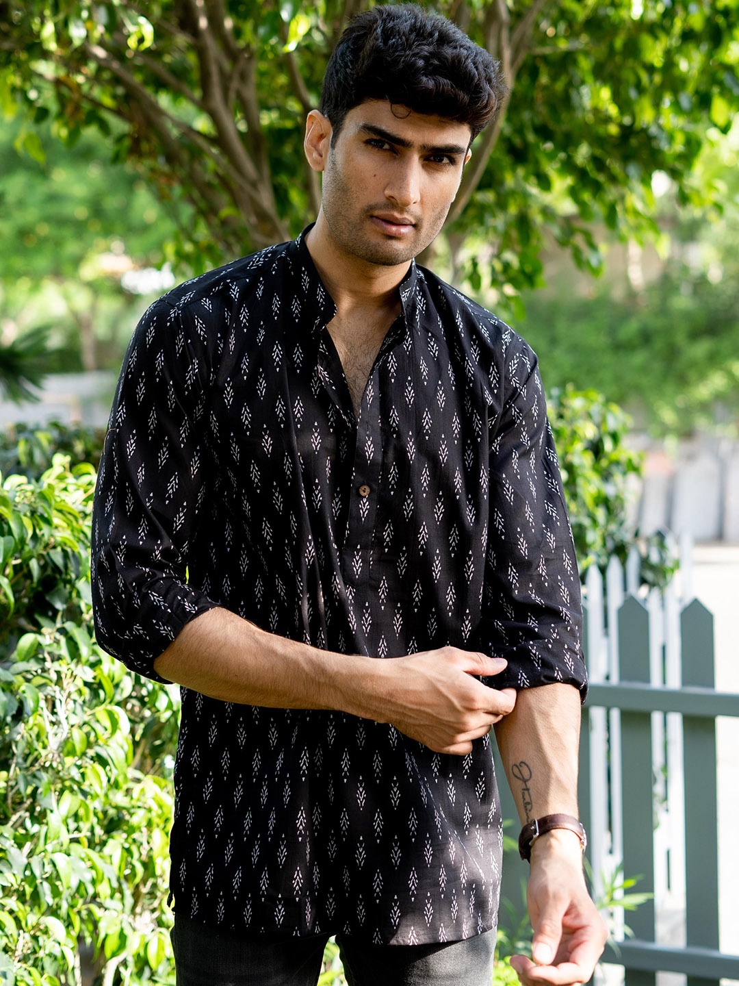

Shasak Ethnic Motif Printed Cotton Short Kurta, Black
