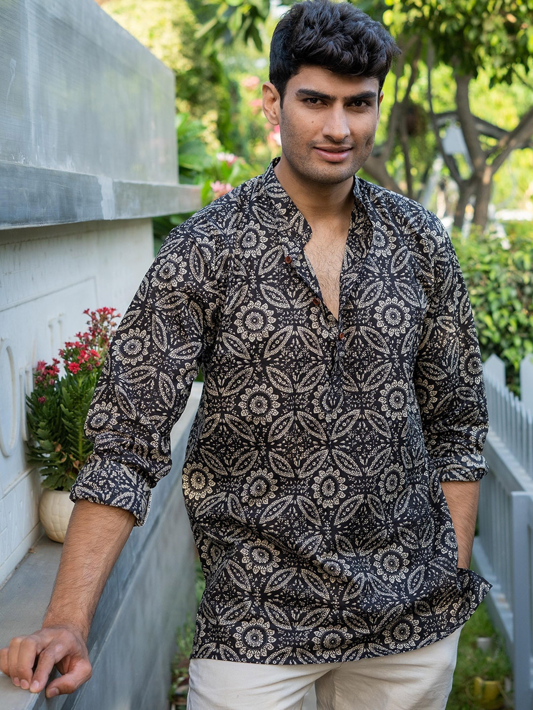 

Shasak Ethnic Motif Printed Short Kurta, Black