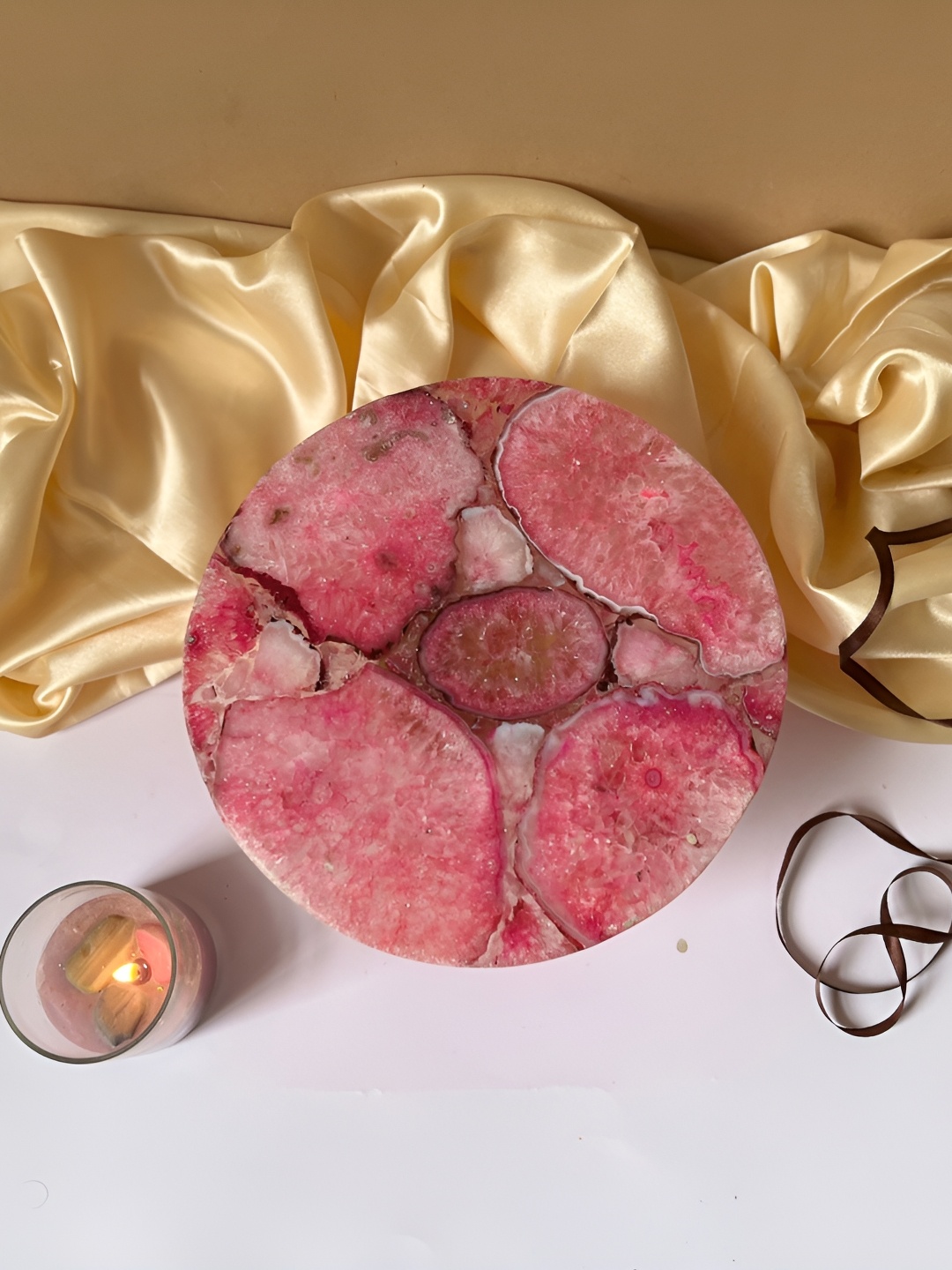 

HOMEARTE Pink & Gold Toned Stoneware Easy to Clean Cake Stand