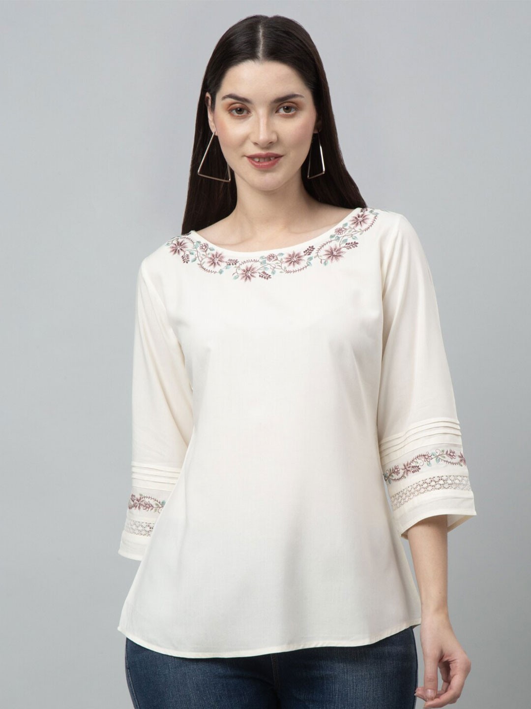 

GRACIT Floral Embroidered Top, Cream