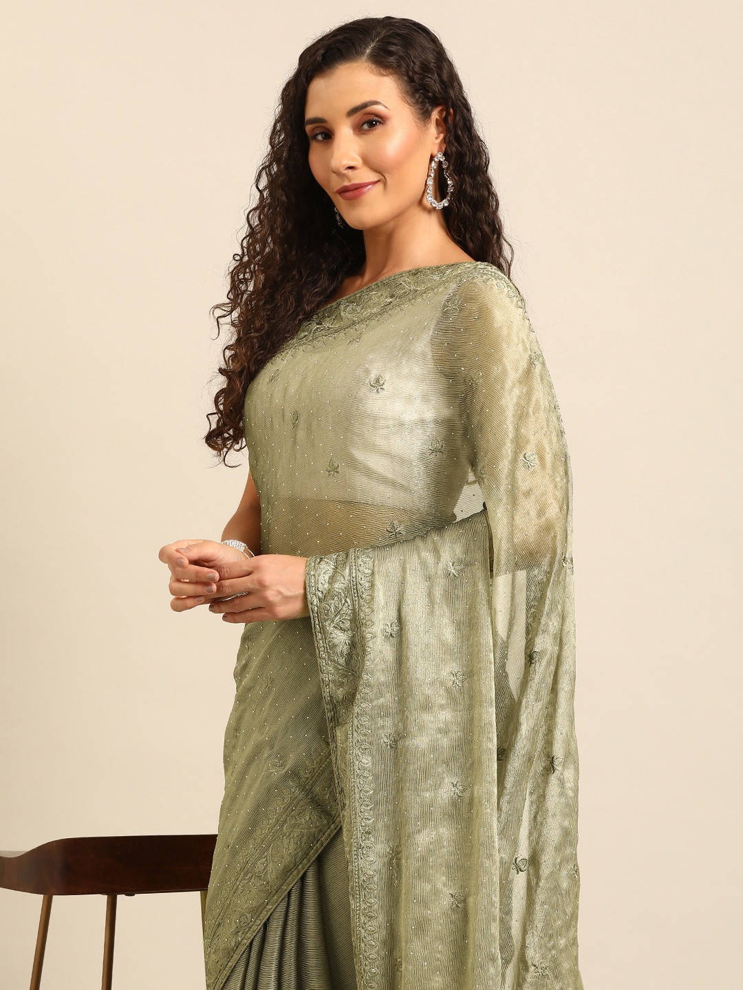 

MAHALASA Ethnic Motifs Embroidered Stones-Studded Pure Chiffon Banarasi Saree, Green