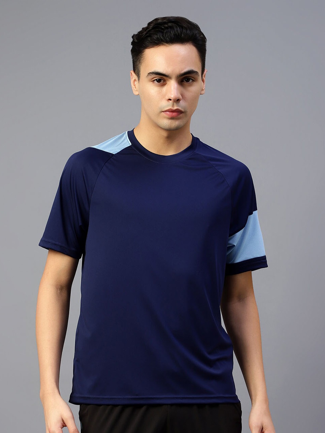 

Shiv Naresh Raglan Sleeves Sports T-shirt, Navy blue