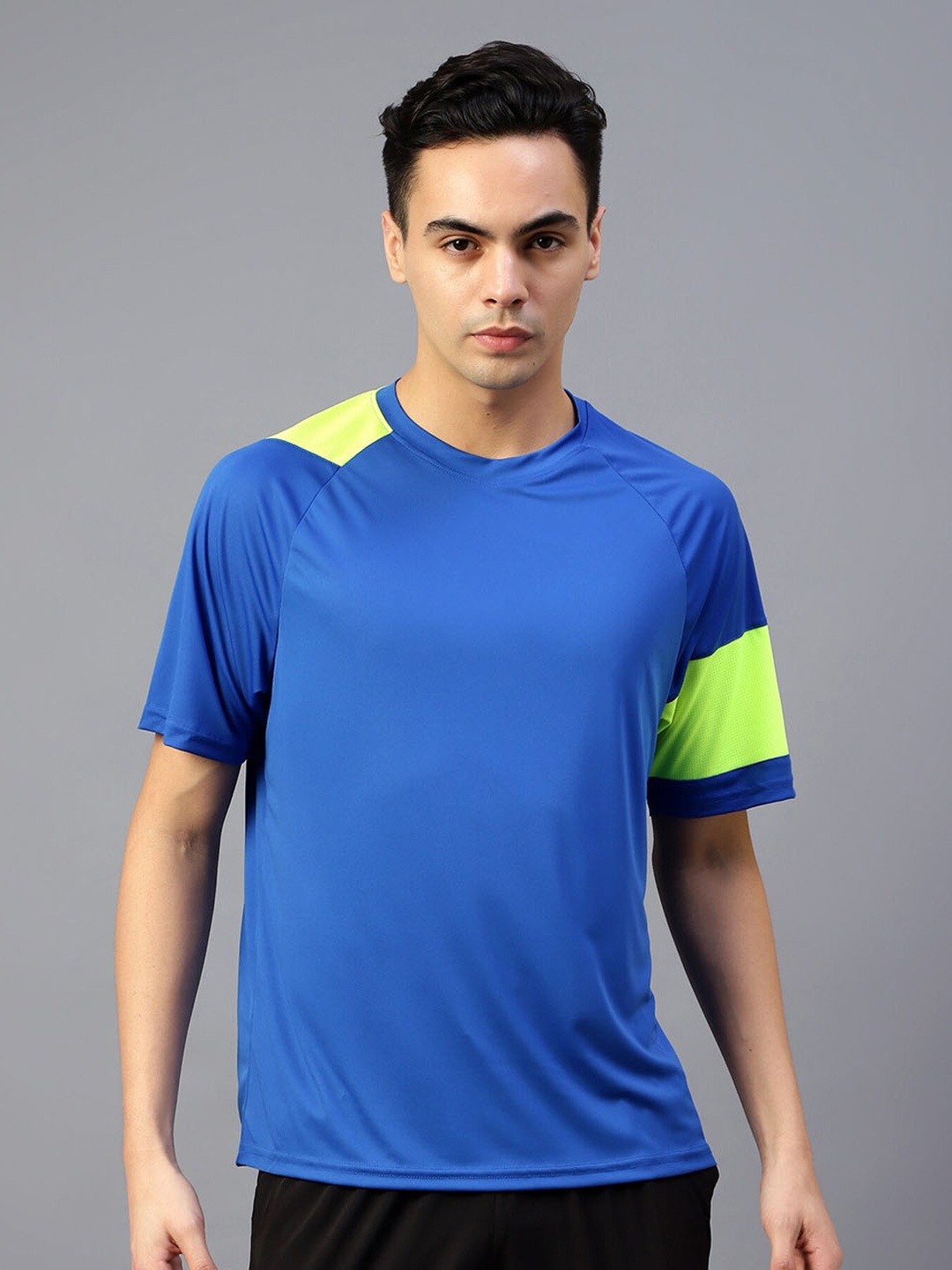 

Shiv Naresh Raglan Sleeves Sports T-shirt, Blue