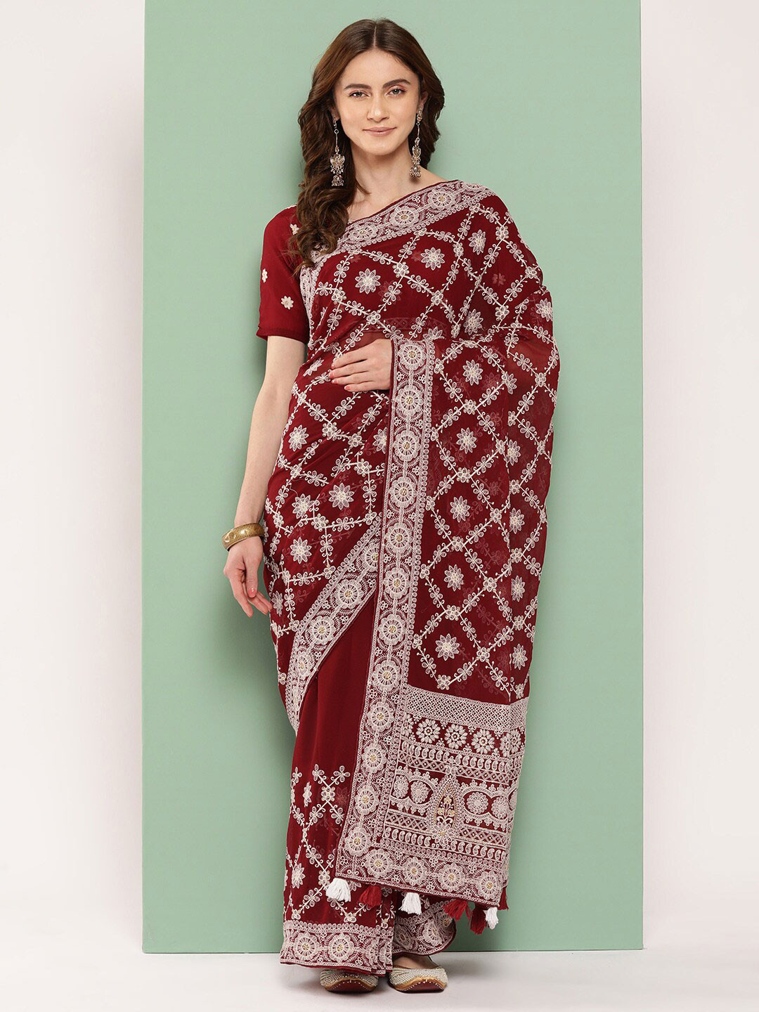 

Mitera Floral Chikankari Pure Georgette Saree, Maroon