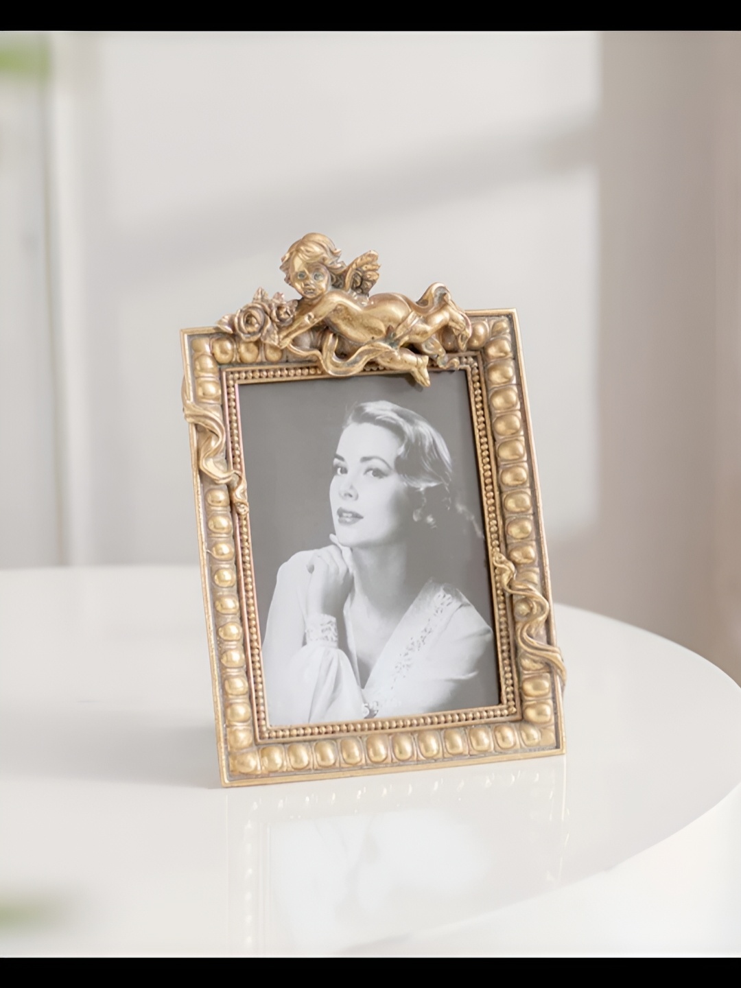 

THEDECORKART Gold-Toned Glass Table Photo Frames