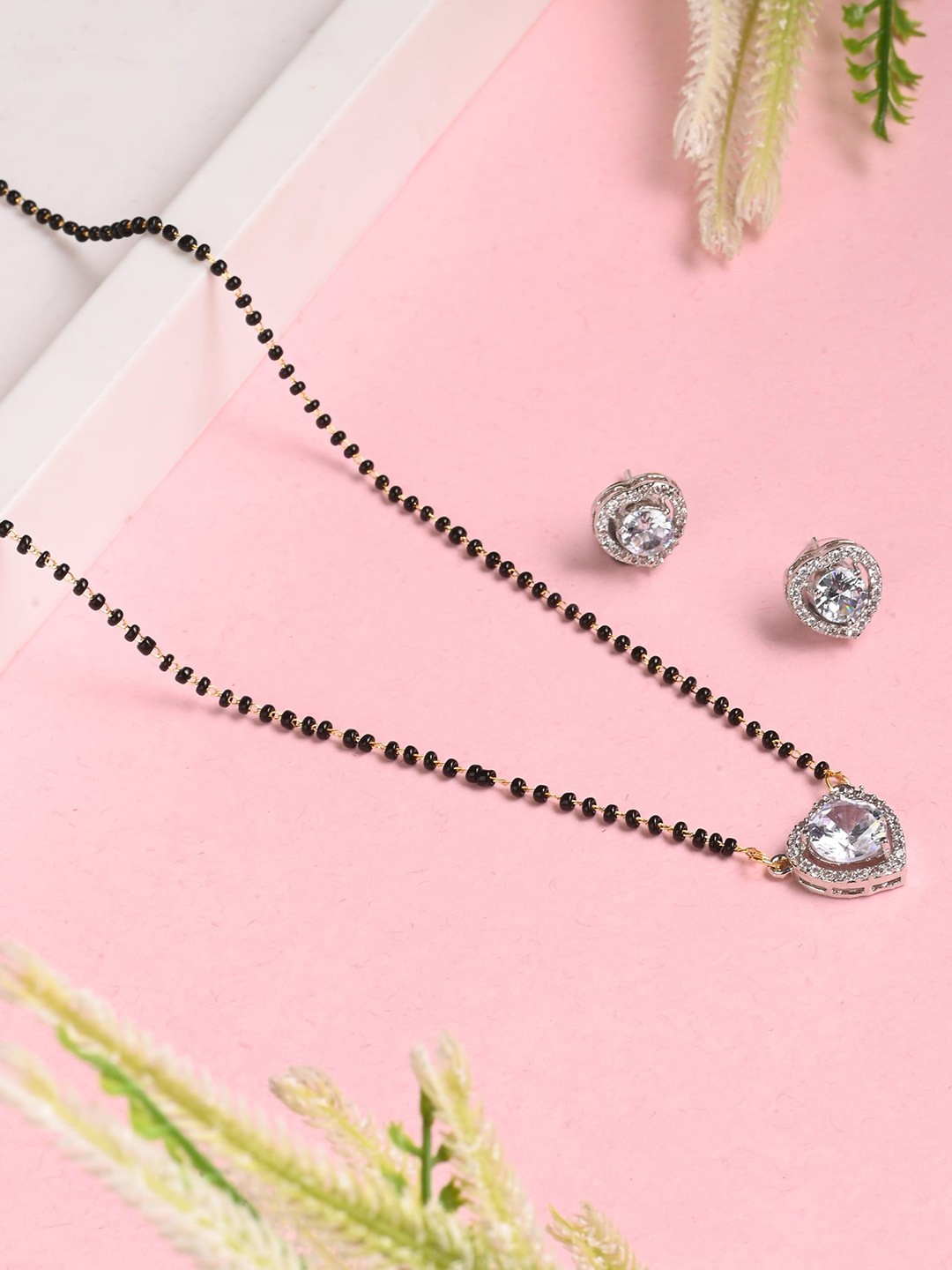 

AanyaCentric Gold-Plated Mangalsutra Pendant Earring Set & Silver Plated Anklet