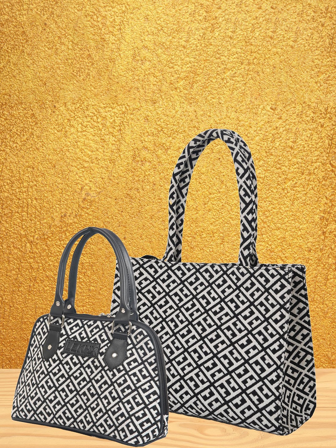 

LEKHX Geometric Structured Handheld Bag, White