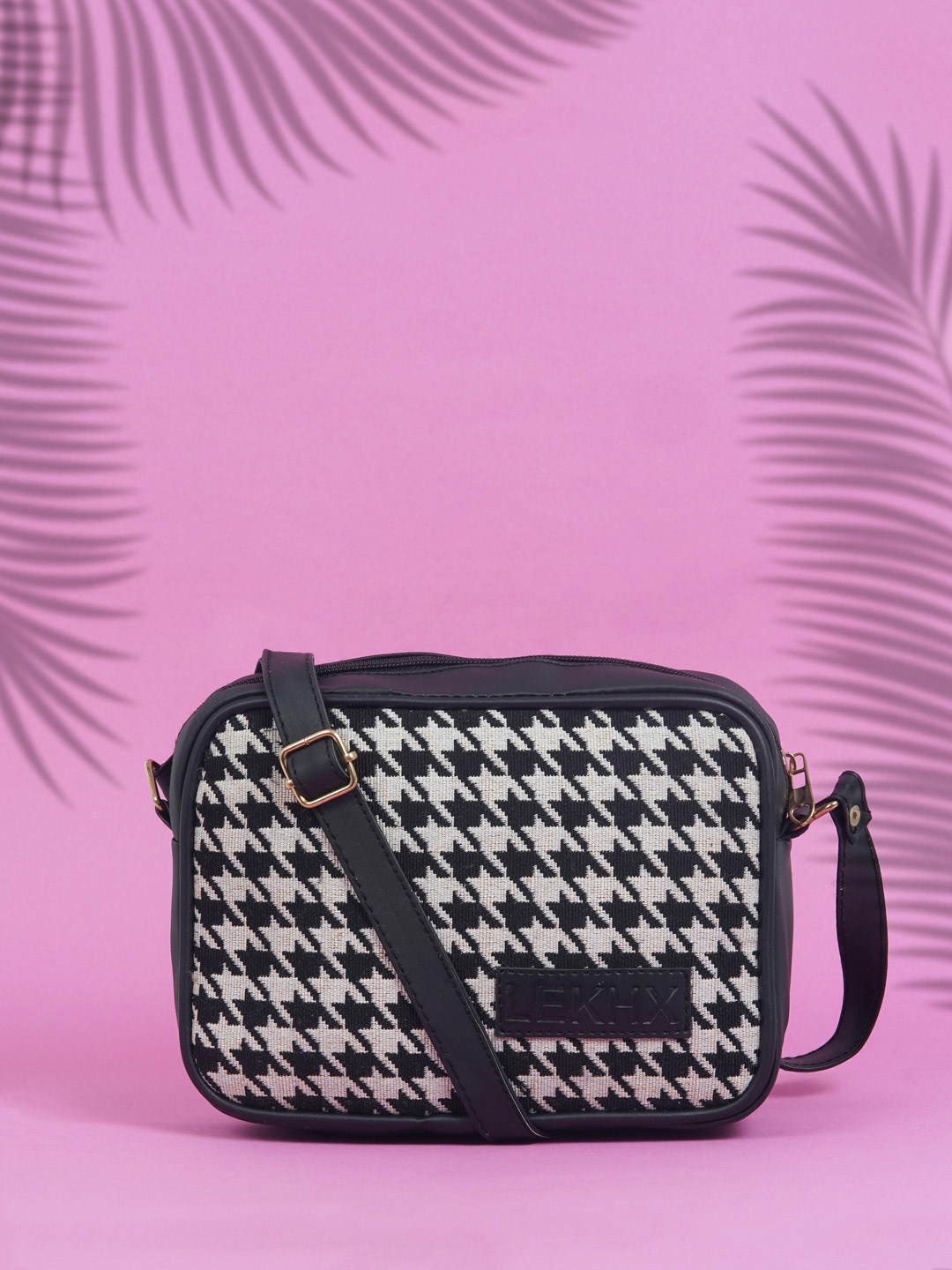 

LEKHX Geometric Printed Structured Sling Bag, Black