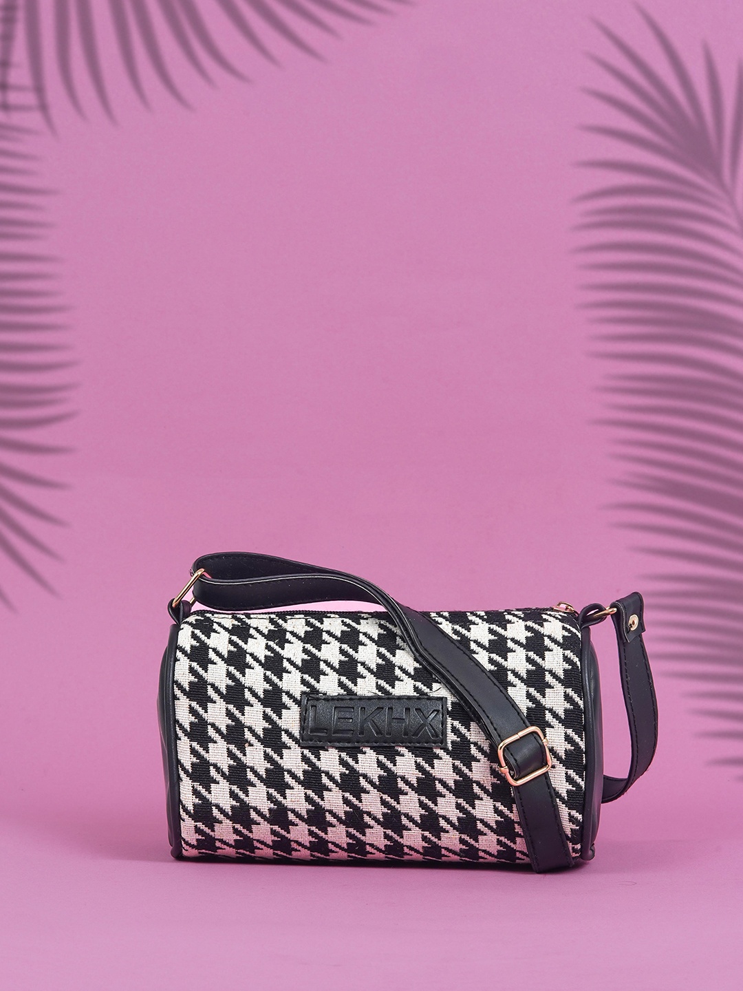 

LEKHX Checked Structured Sling Bag, Black