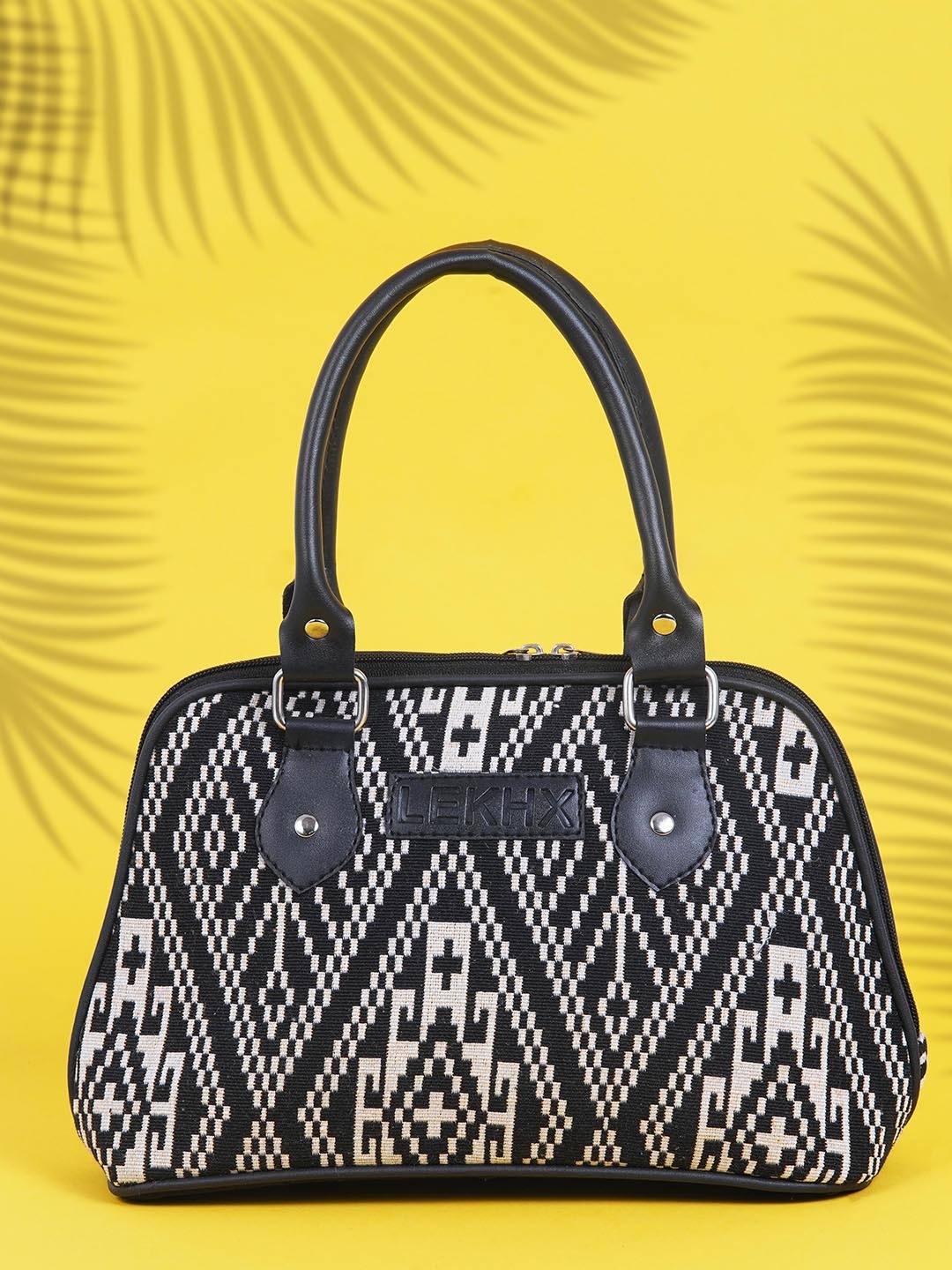 

LEKHX Textured Structured Handheld Bag, Black