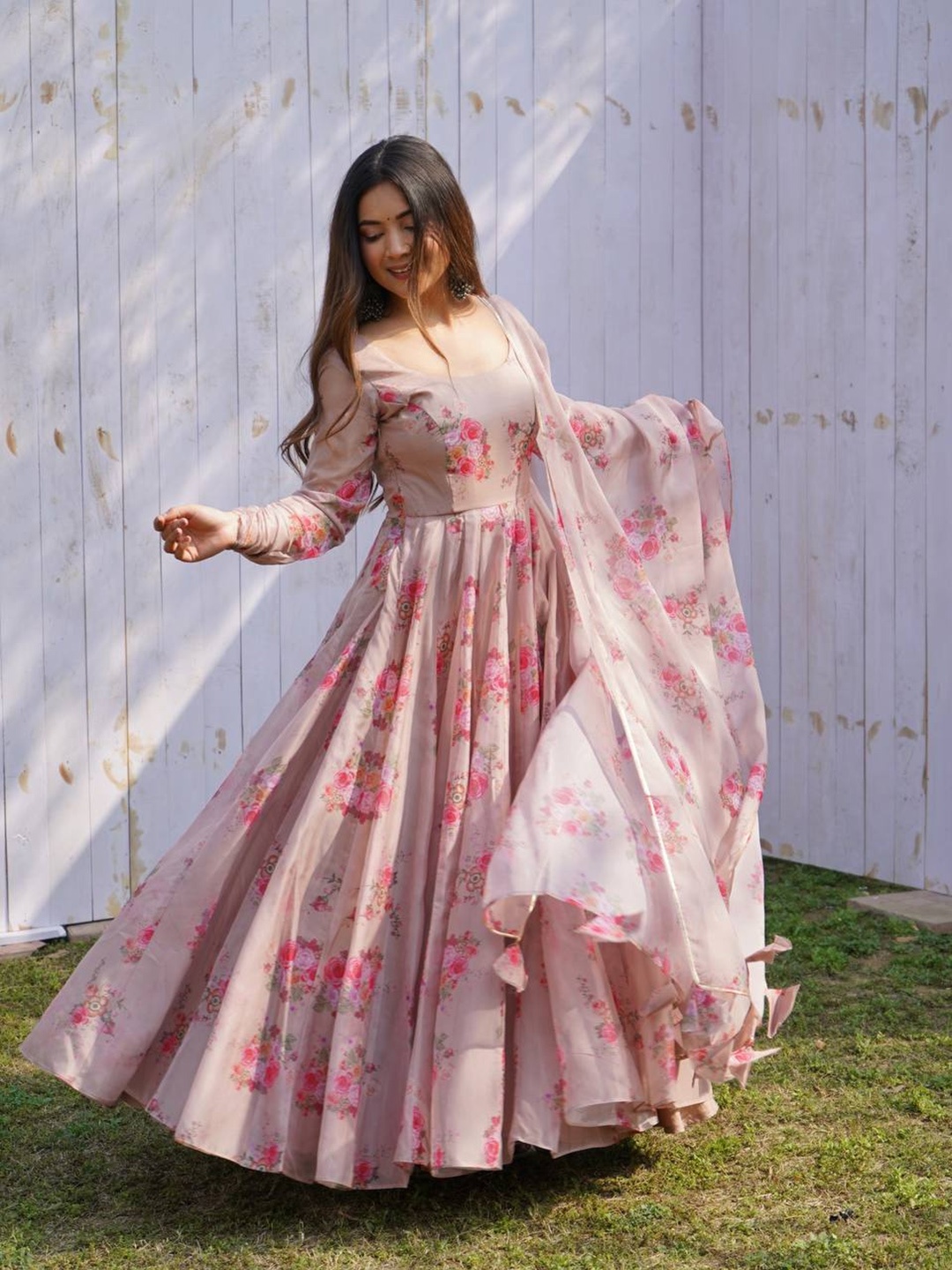 

KALINI Floral Printed Anarkali Kurta & Dupatta, Cream