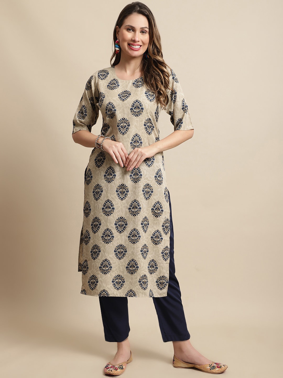 

7Threads Ethnic Motifs Printed Round Neck Three-Quarter Sleeves Kurta with Trousers, Grey