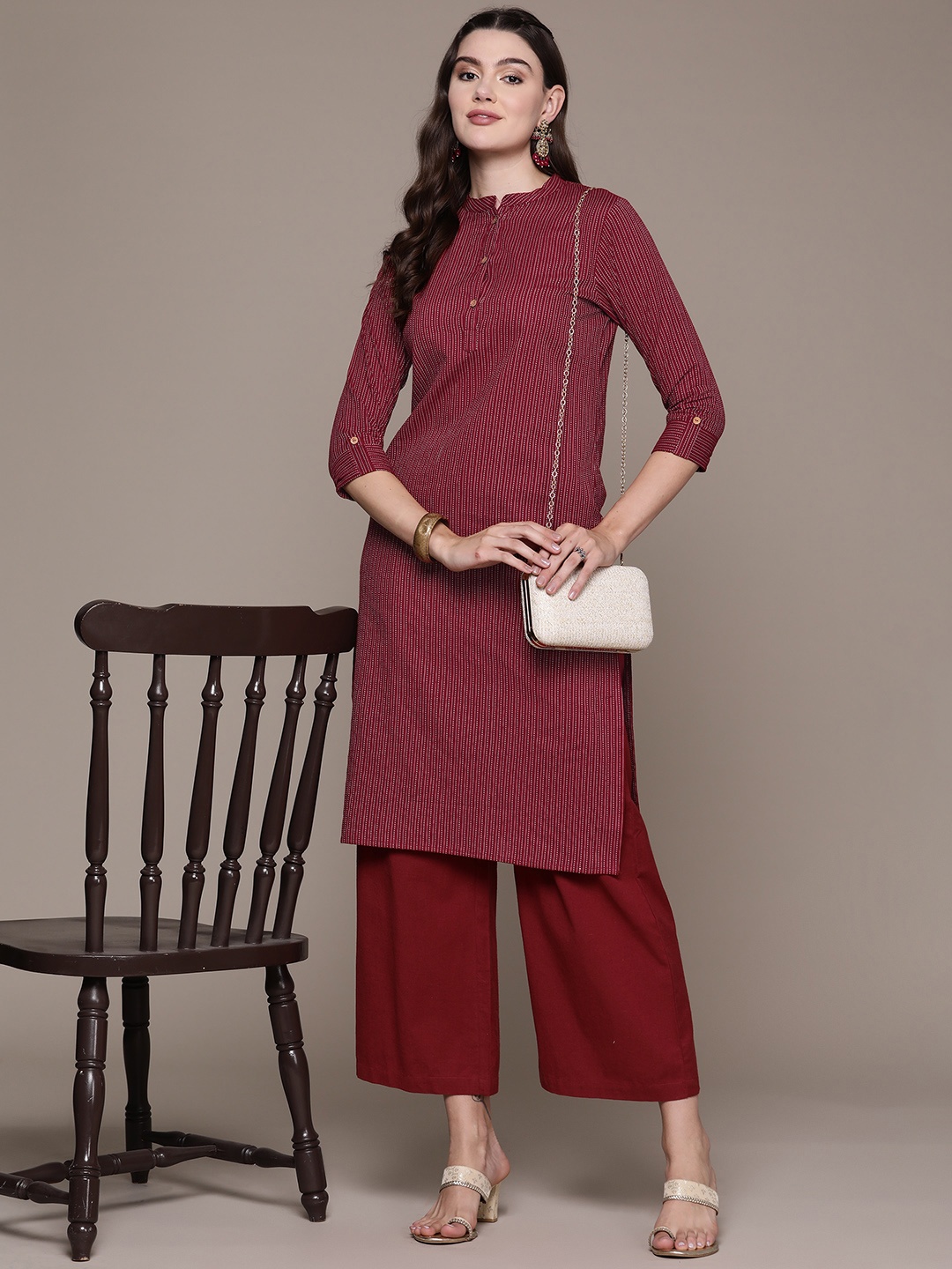 

Readiprint Embroidered Mandarin Collar Thread Work Pure Cotton Kurta, Maroon