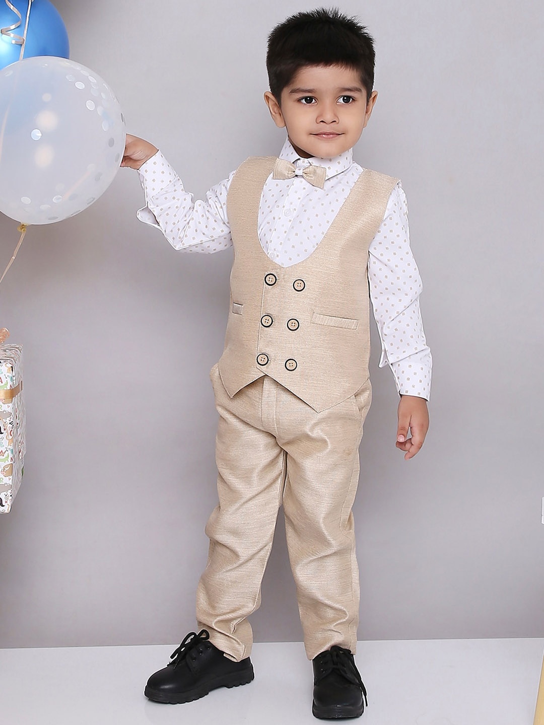 

KID1 Infant Boys Double-breasted 3 Piece Suit, Beige