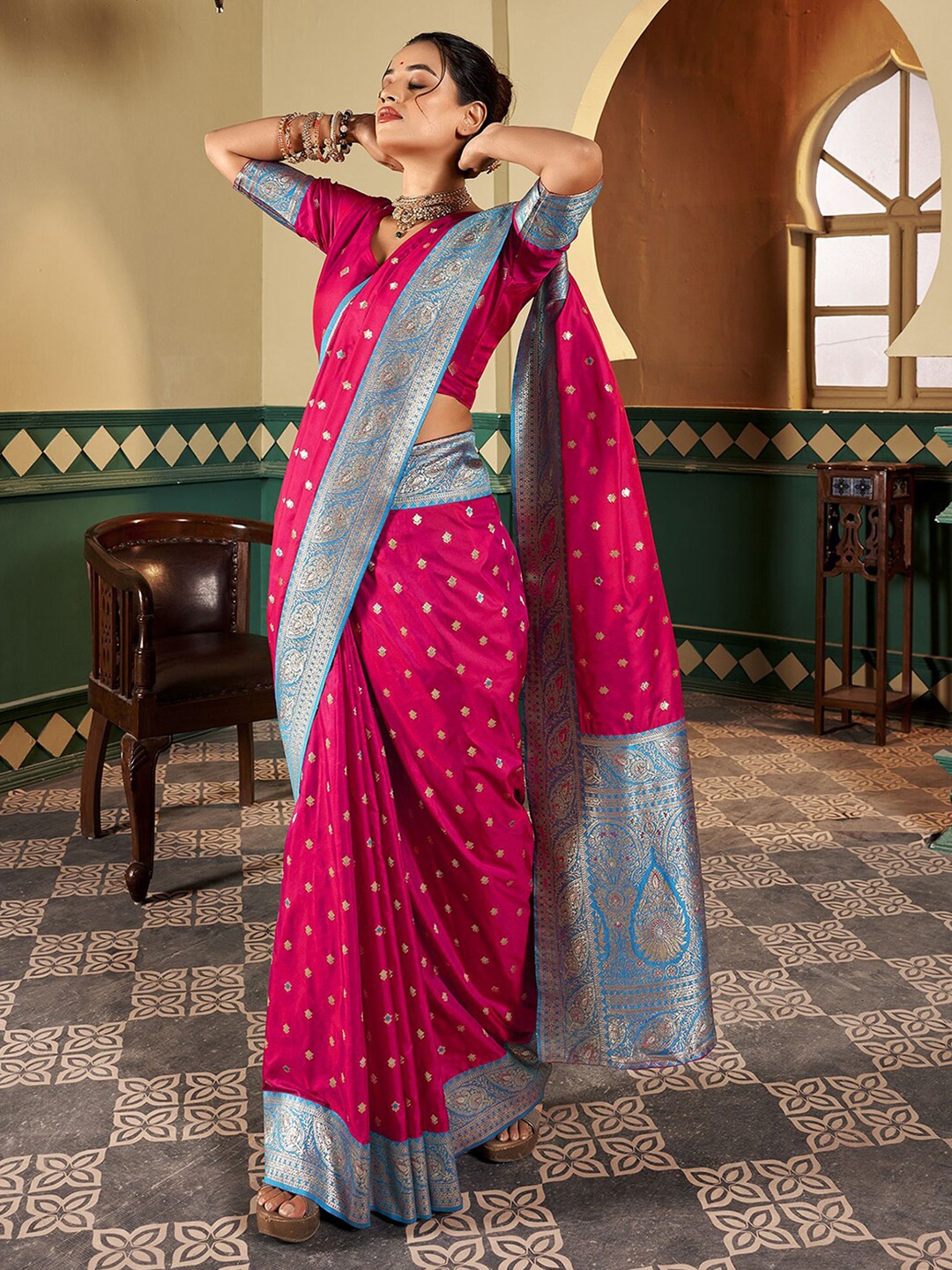 

Satrani Pink Ethnic Motifs Woven Design Zari Banarasi Saree