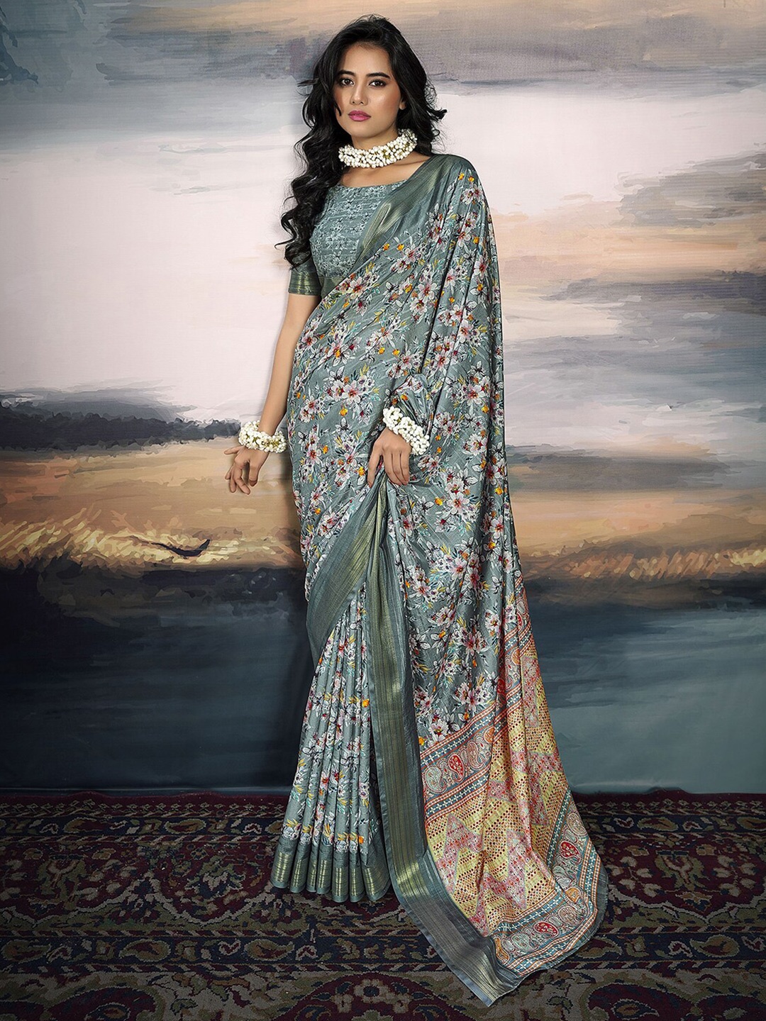 

Satrani Grey Floral Printed Zari Leheriya Organza Saree