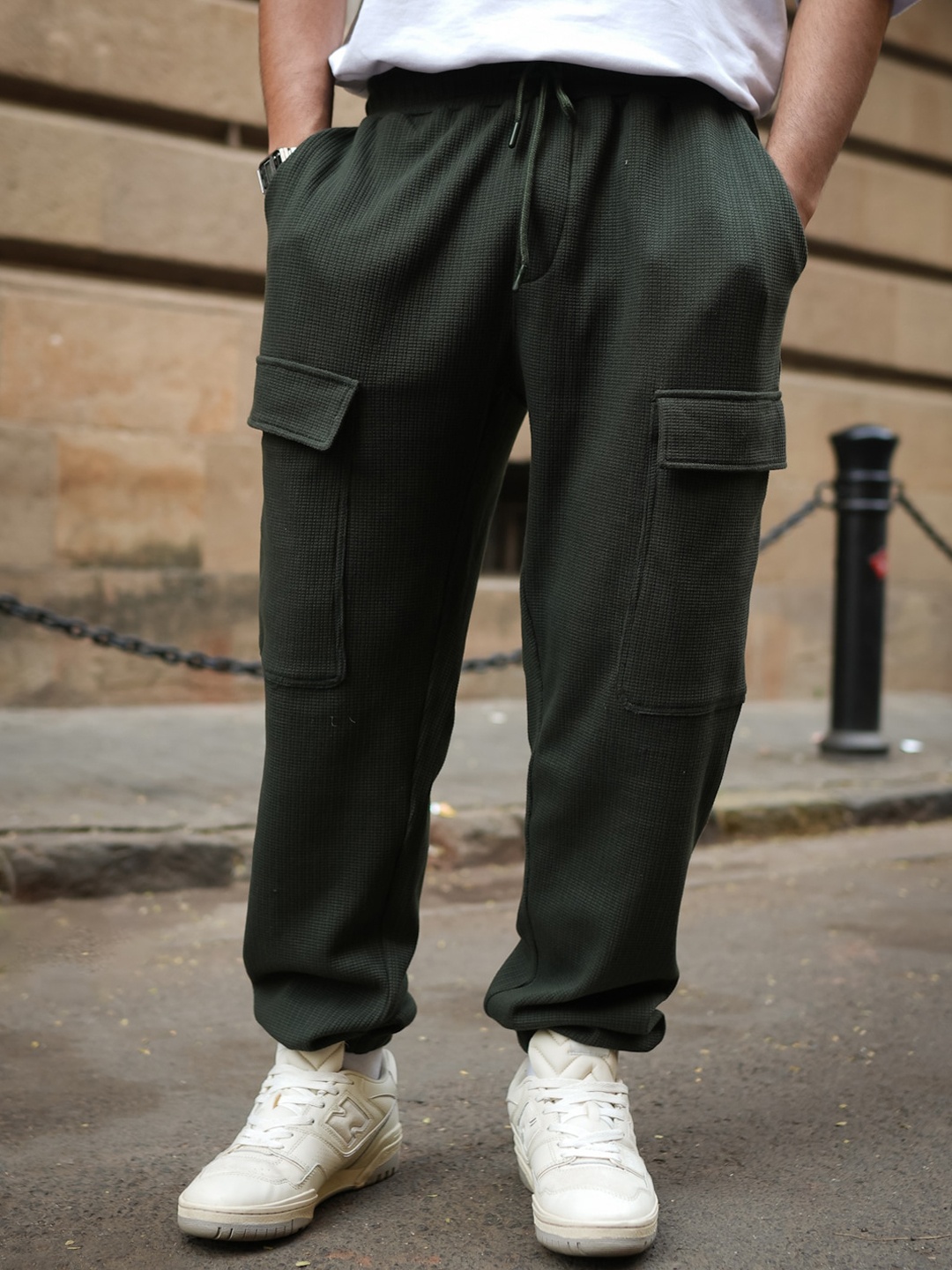 

Powerlook Men Self Design Relaxed-Fit Jogger, Olive
