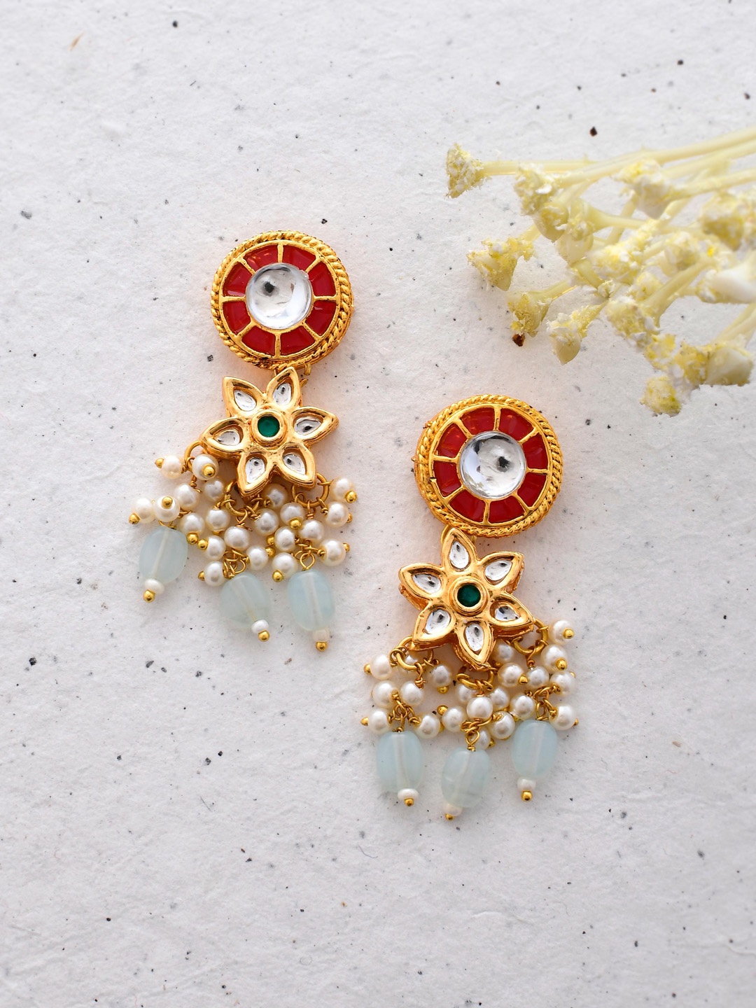 

DASTOOR Gold-Plated Kundan Studded Contemporary Drop Earrings