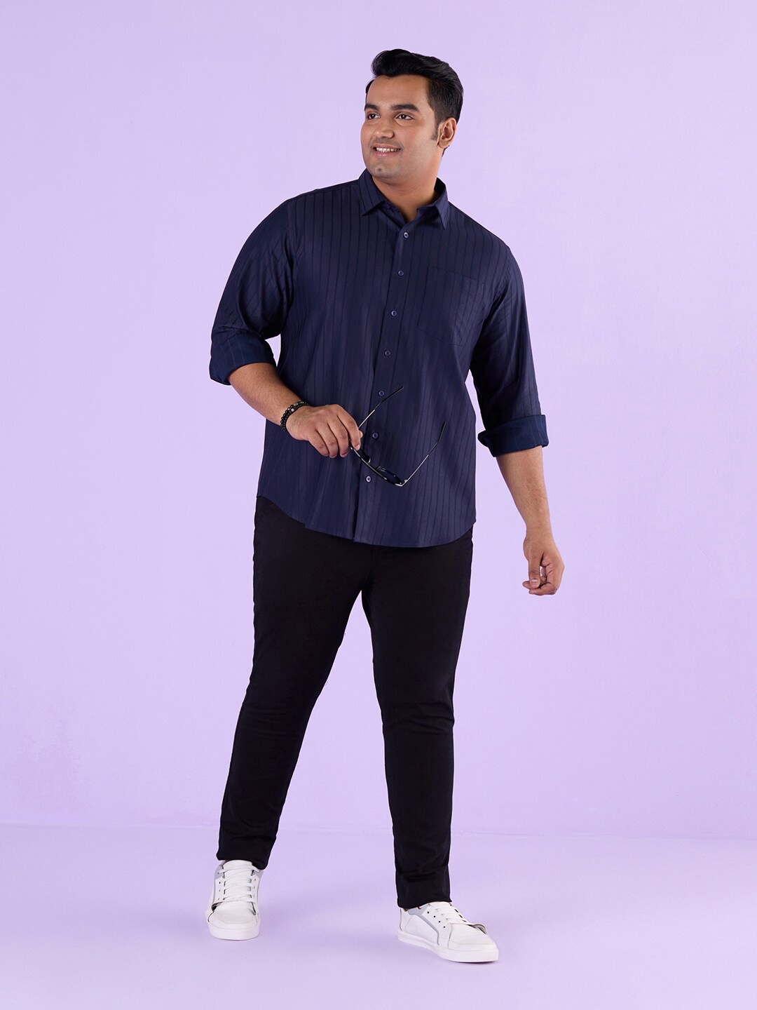 

Big Hello - The Plus Life Vertical Striped Button-Down Collar Twill Weave Cotton Casual Shirt, Navy blue