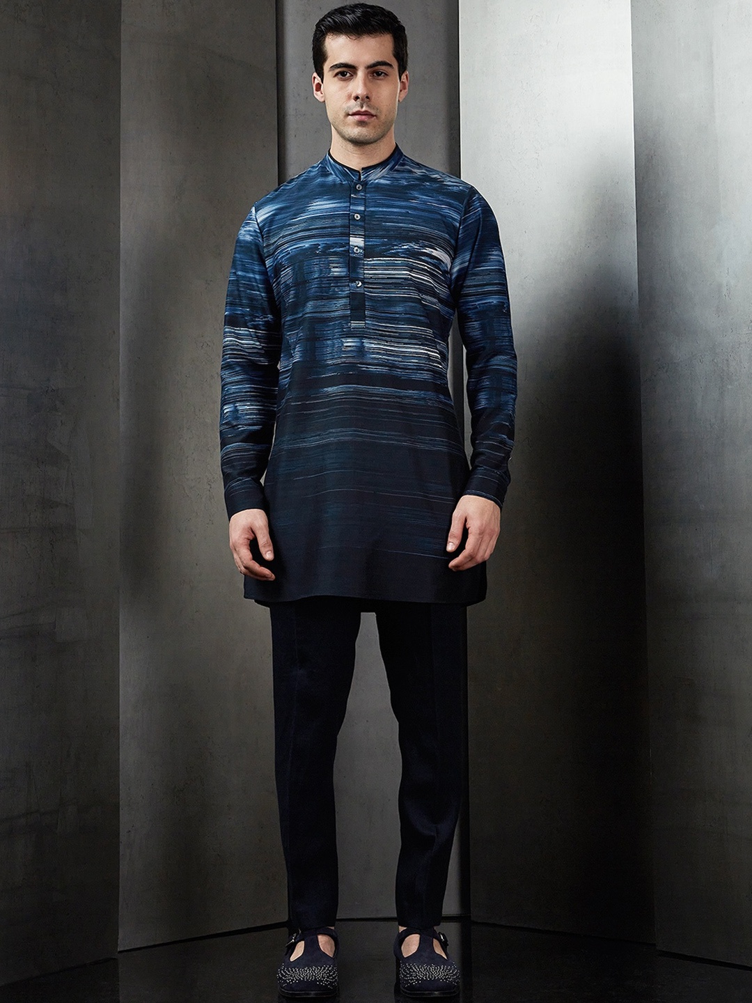 

Rohit Gandhi + Rahul Khanna Striped Thread Work Kurta, Navy blue