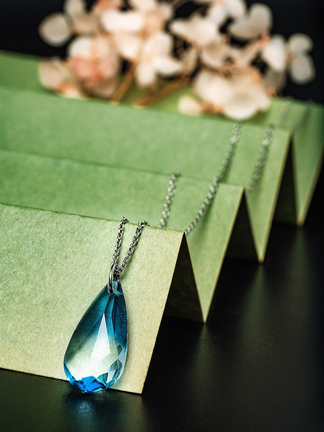 

SILBERRY 925 Sterling Silver Rhodium-Plated Teardrop Shaped Pendants with Chains