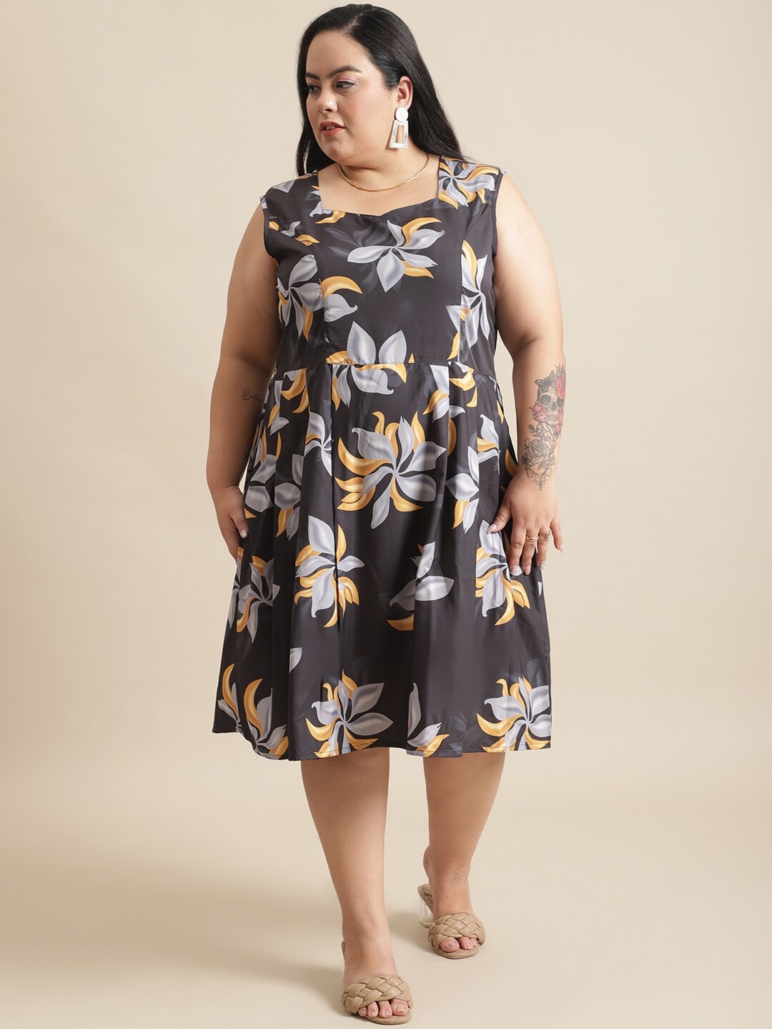 

Flambeur Plus Size Sweetheart Neck Floral Print Fit & Flare Midi Dress, Black