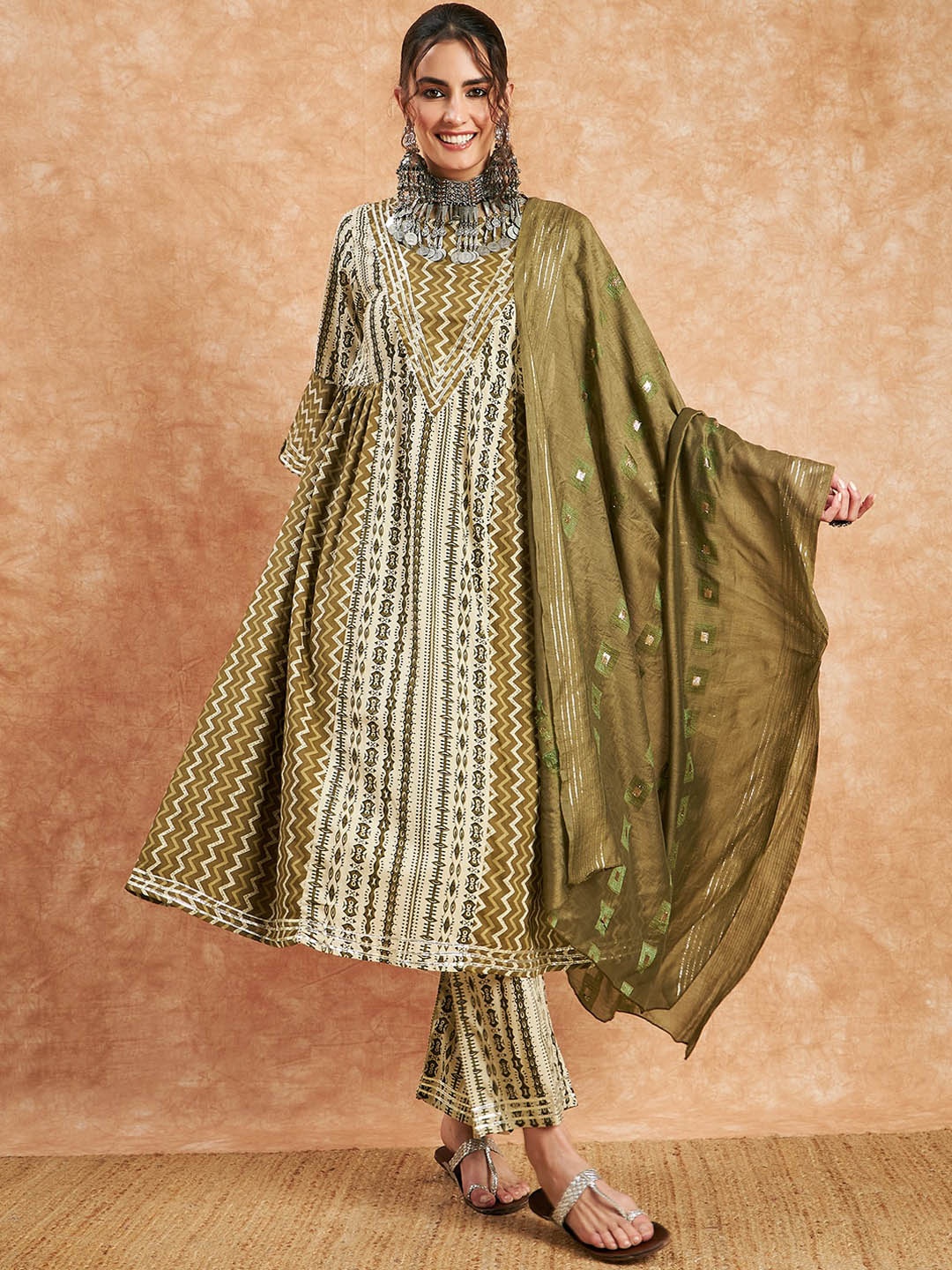 

Sangria Chevron Printed Pure Cotton Round-Neck Kurta With Trousers & Dupatta, Green