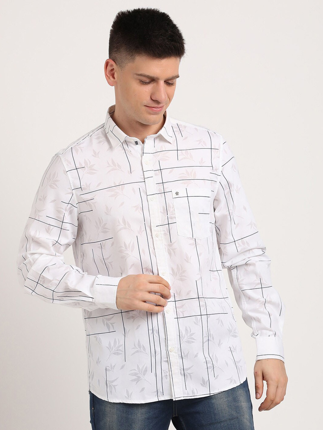 

Turtle Relaxed Slim Fit Abstract Printed Casual Shirt, White