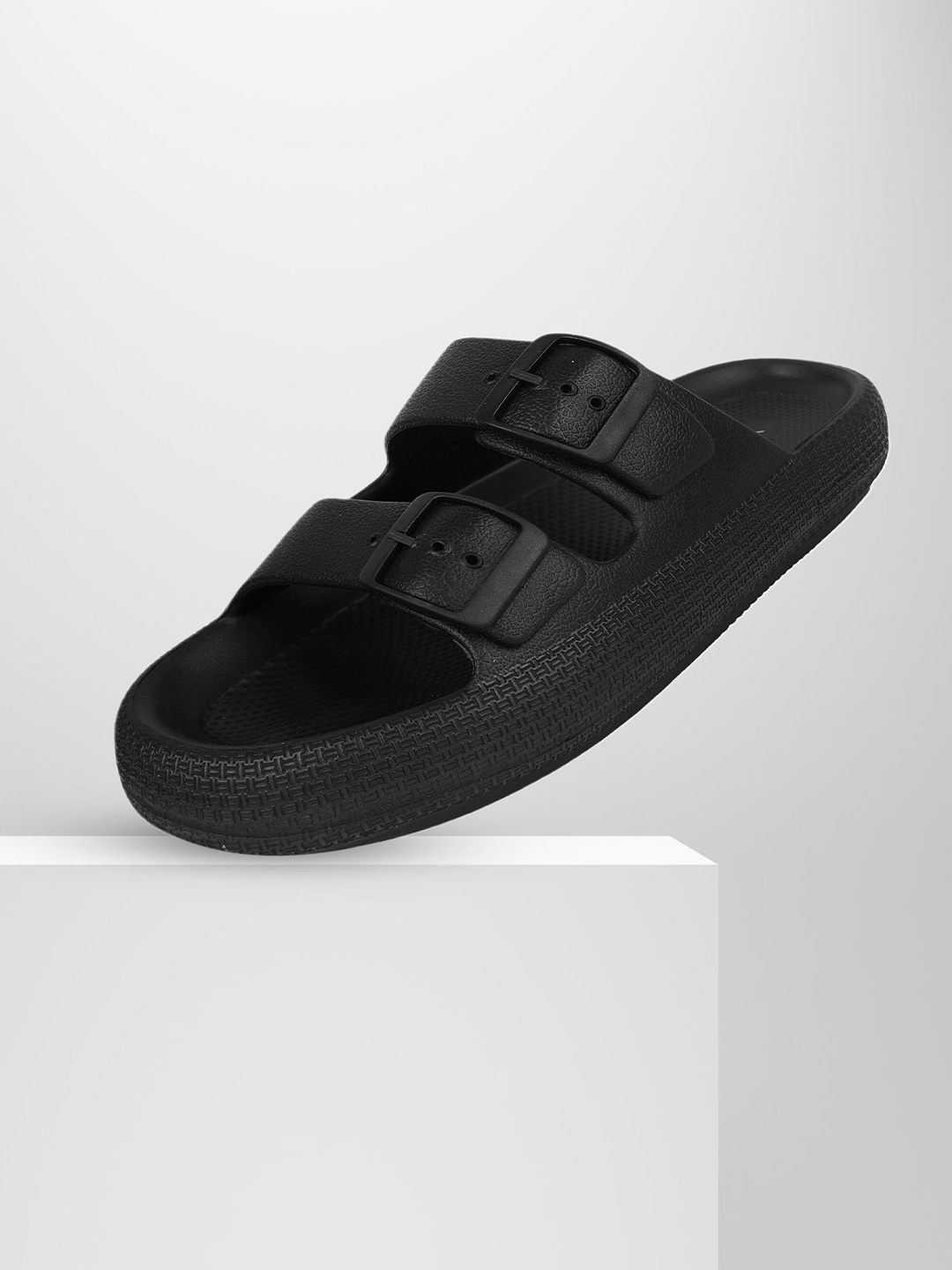 

TRV Men Buckle Detailed Slip On Flip Flops, Black