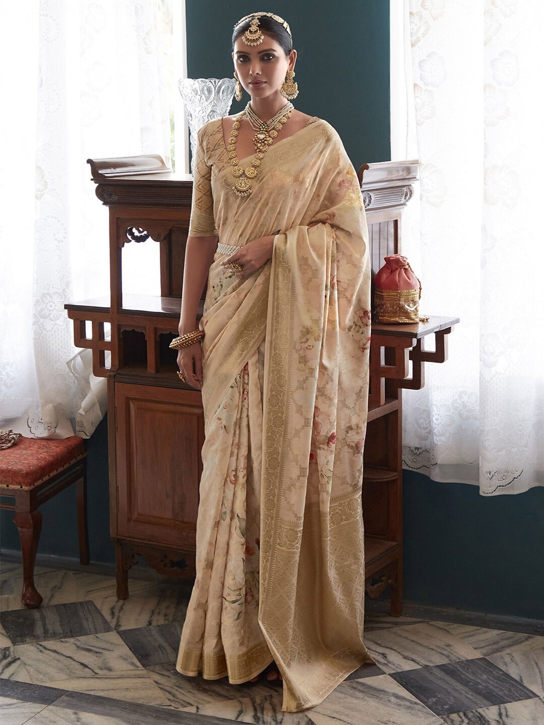 

Mitera Ethnic Motifs Woven Design Zari Jacquard Banarasi Saree, Peach