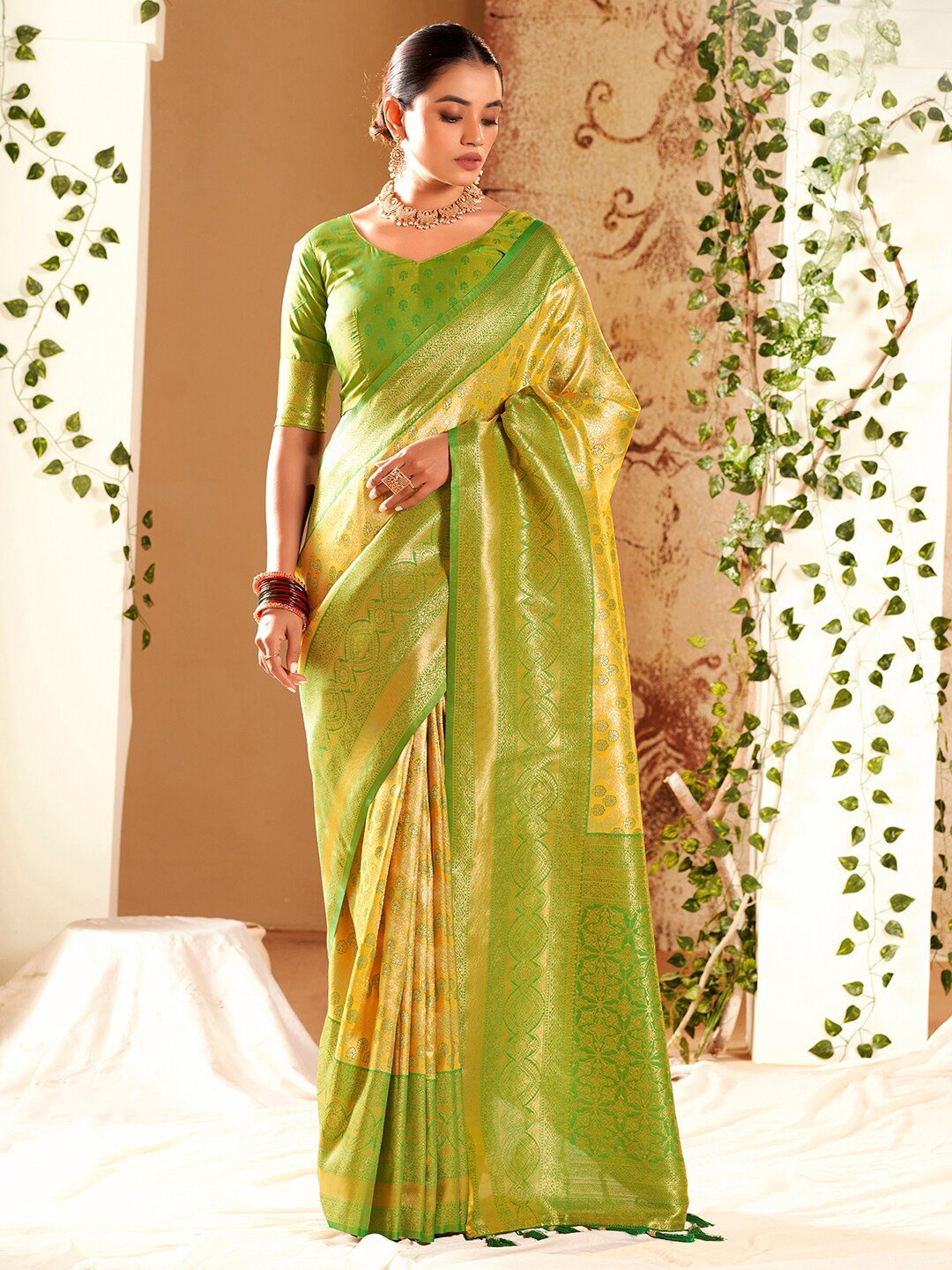 

Mitera Woven Design Zari Art Silk Banarasi Saree, Green