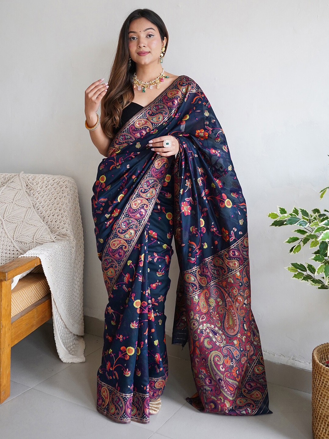 

Mitera Floral Zari Cotton Banarasi Saree, Navy blue