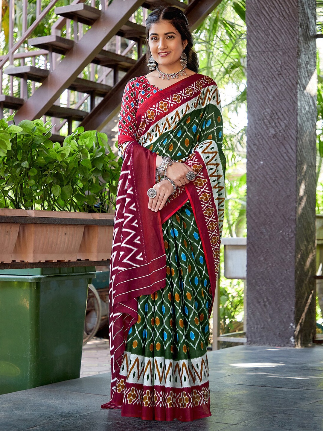 

Mitera Printed Saree with unstitched blouse piece, Olive