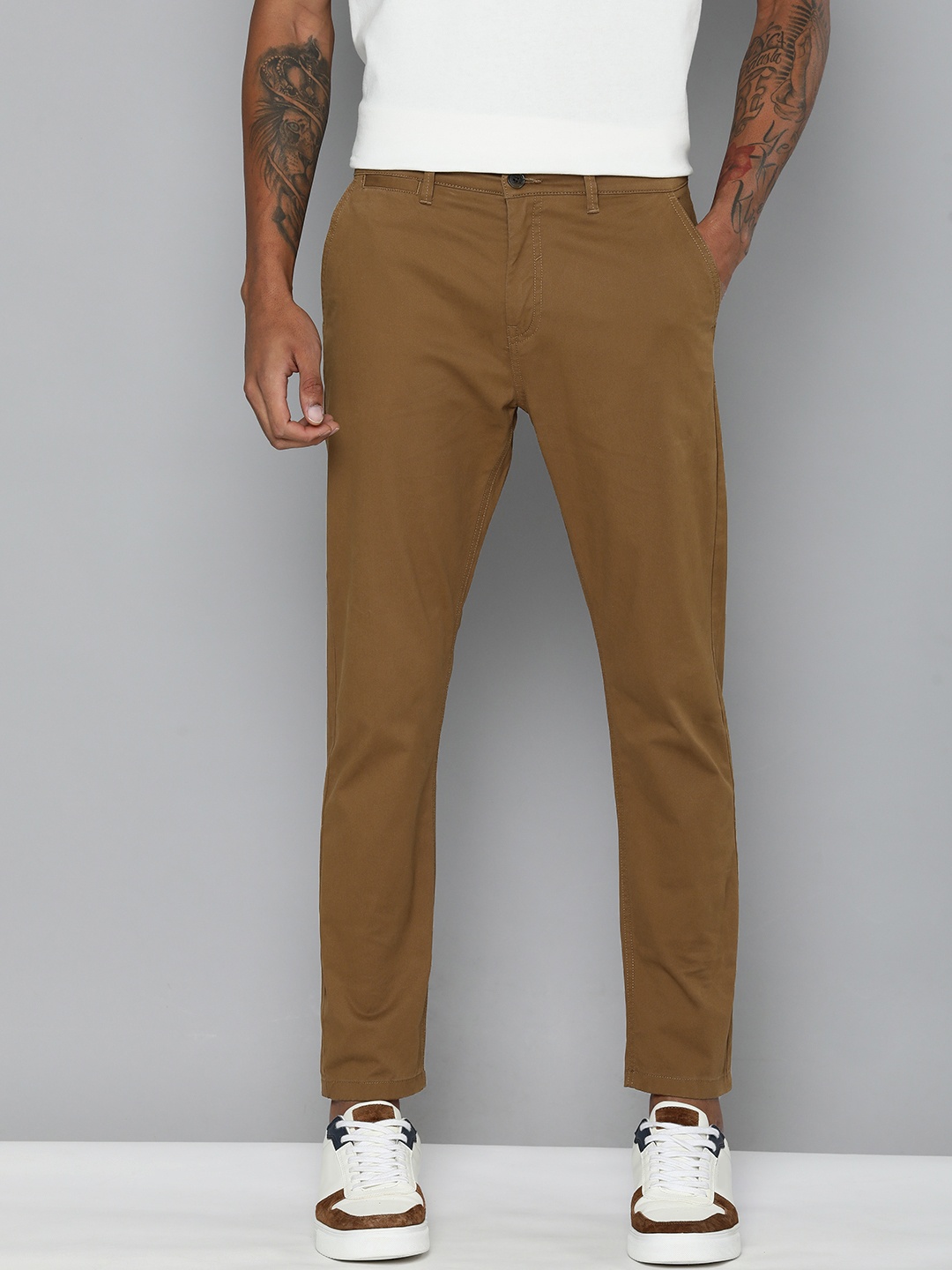 

Flying Machine Men Mid Rise Slash Tapered Fit Chinos Trousers, Brown