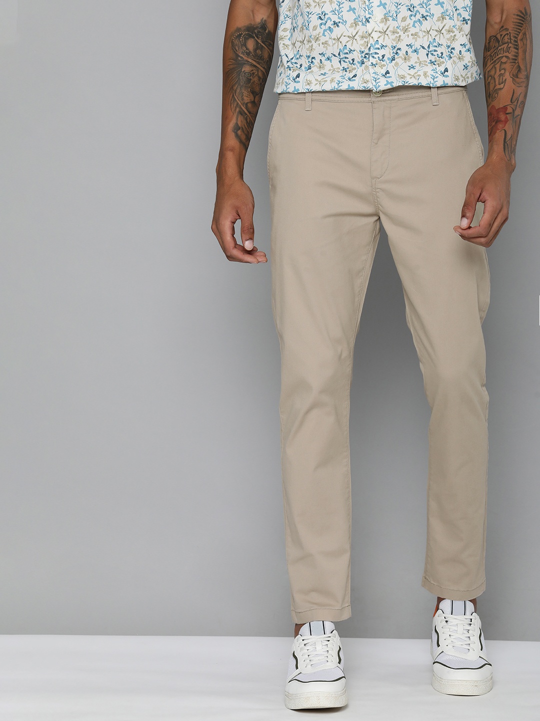 

Flying Machine Men Tapered Fit Chinos, Beige