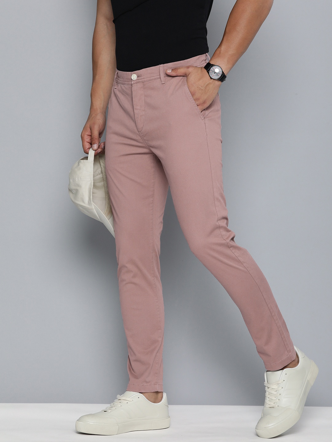 

Flying Machine Men Solid Tapered Fit Chinos, Mauve