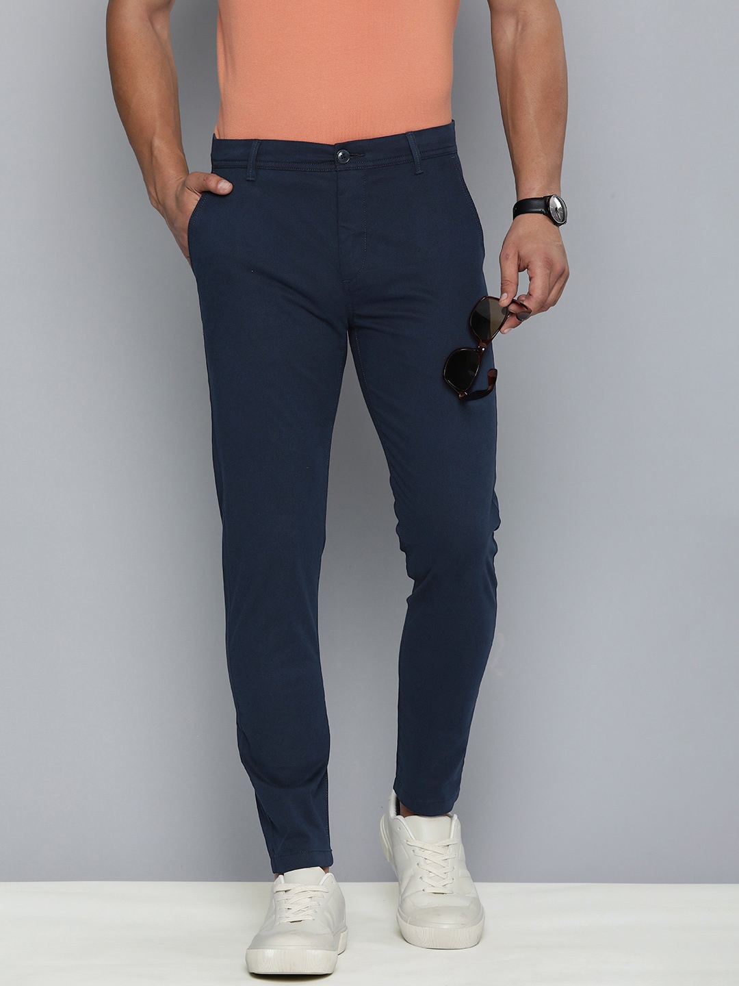

Flying Machine Men Solid Tapered Fit Chinos, Navy blue