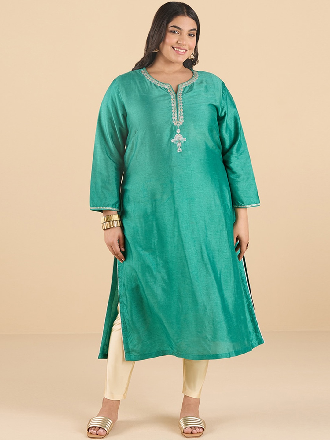 

Big Hello - The Plus Life Thread Work Detail Pure Cotton Straight Kurta, Green