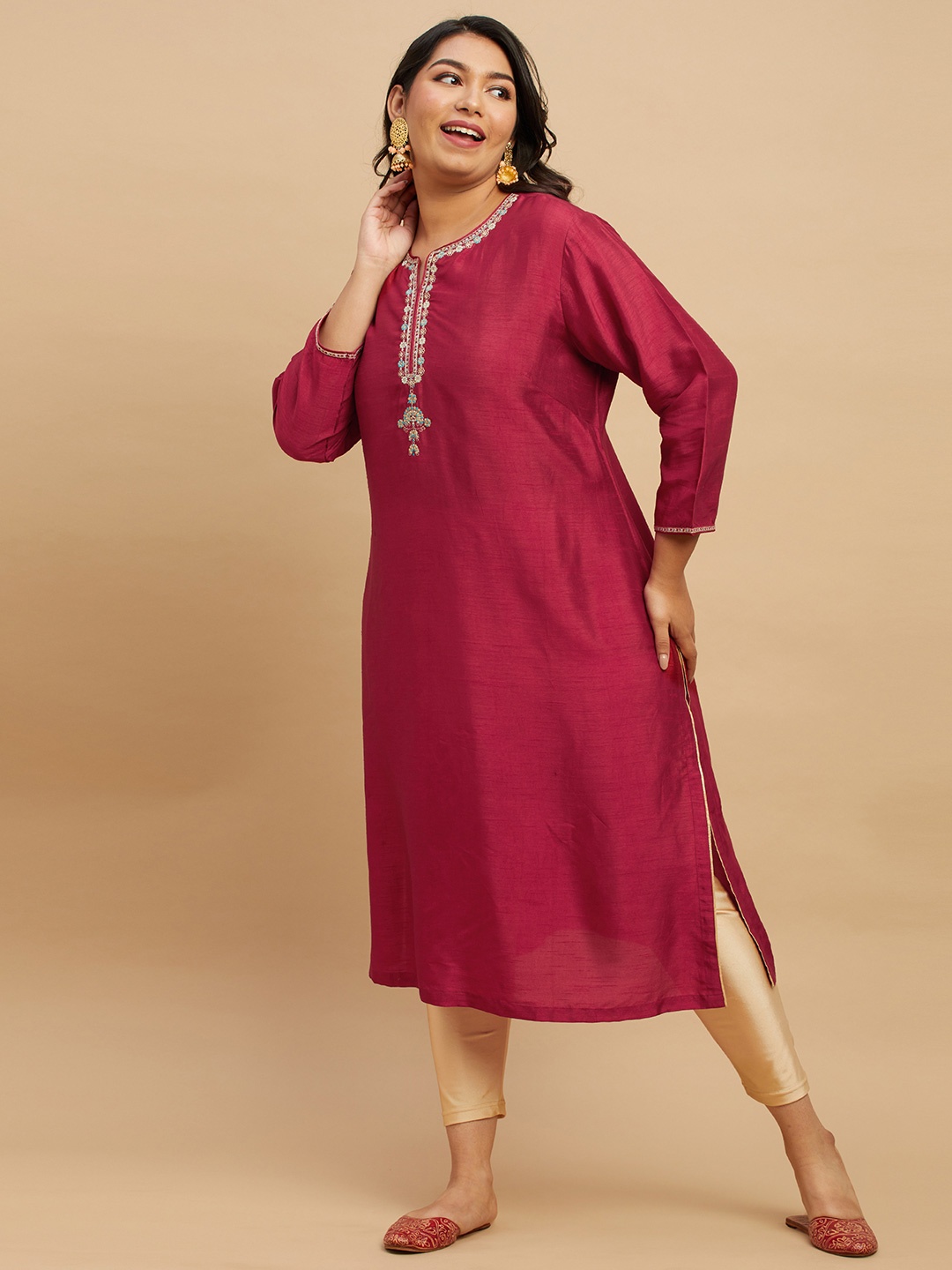 

Big Hello - The Plus Life Women Geometric Flared Sleeves Kurta, Maroon