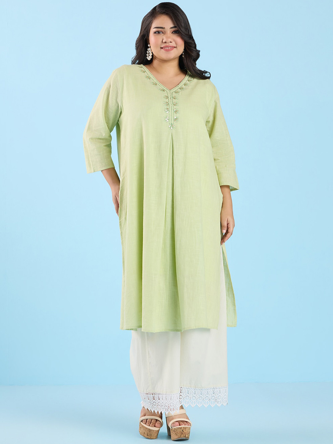 

Big Hello - The Plus Life V-Neck Cotton Thread Work Kurta, Green