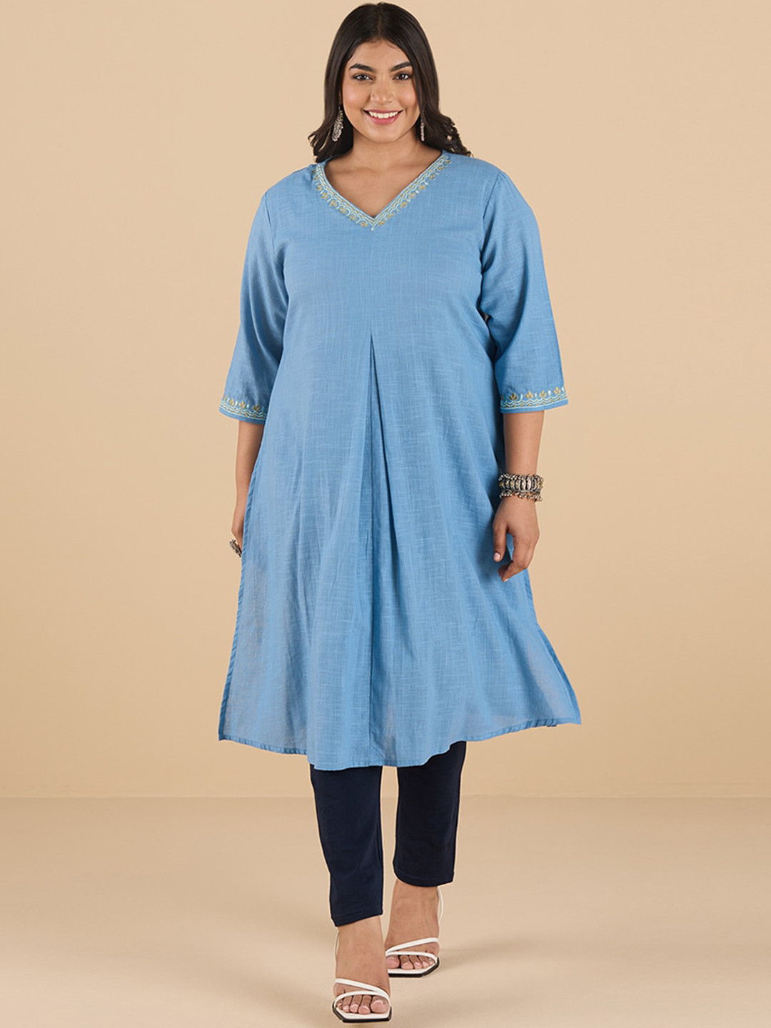 

Big Hello - The Plus Life V-Neck Thread Work Pure Cotton Straight Kurta, Blue
