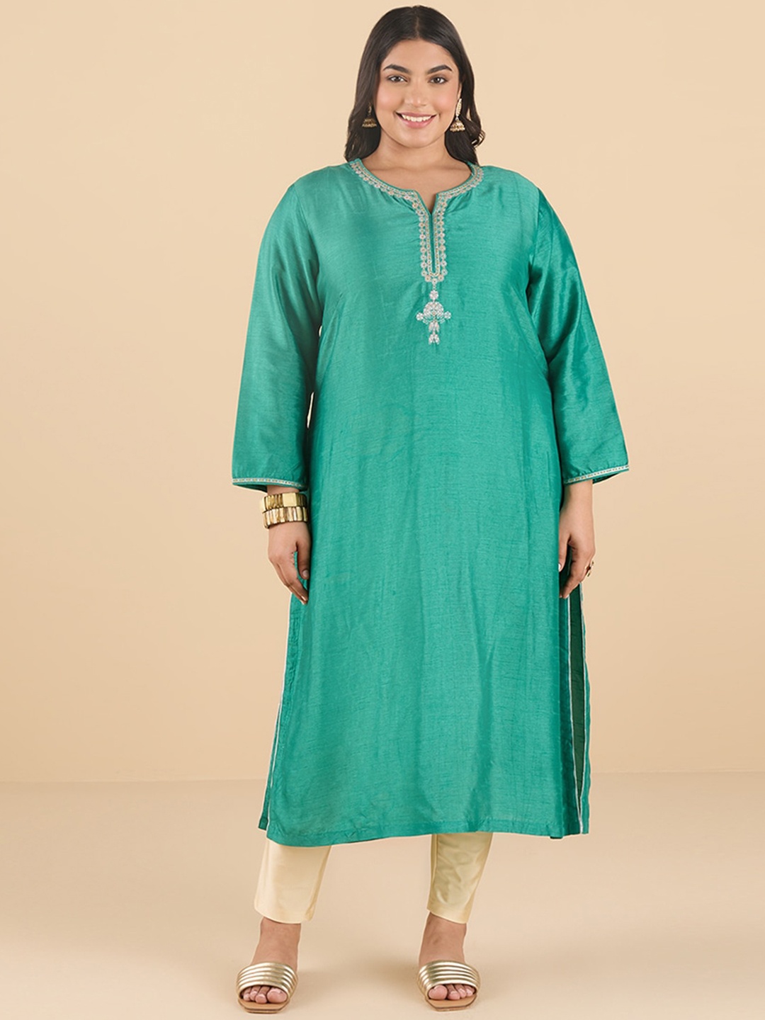 

Big Hello - The Plus Life Thread Work Notch Neck Embroidered Kurta, Green
