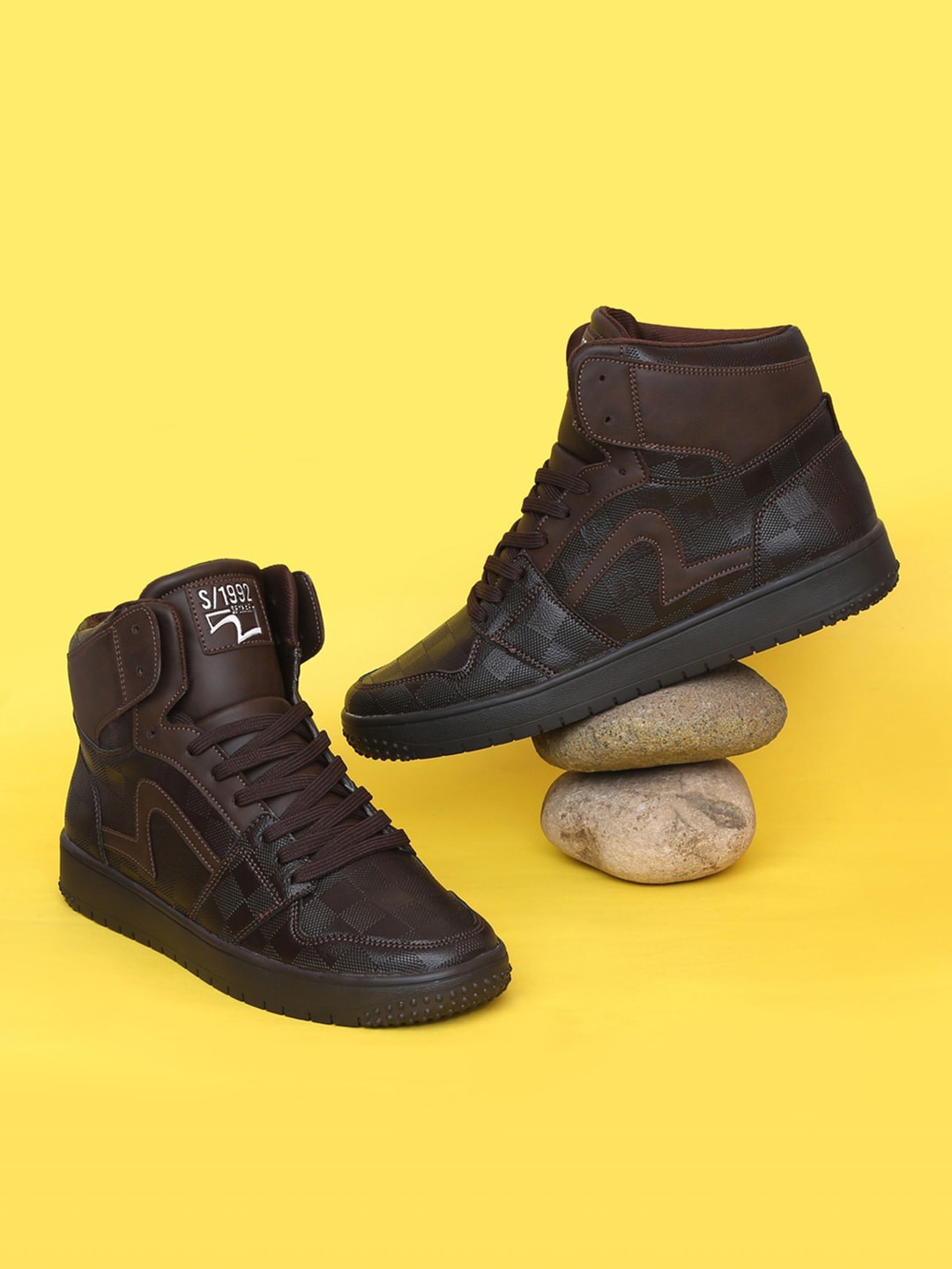 

SPYKAR Men Textured Round Toe Sneakers, Brown