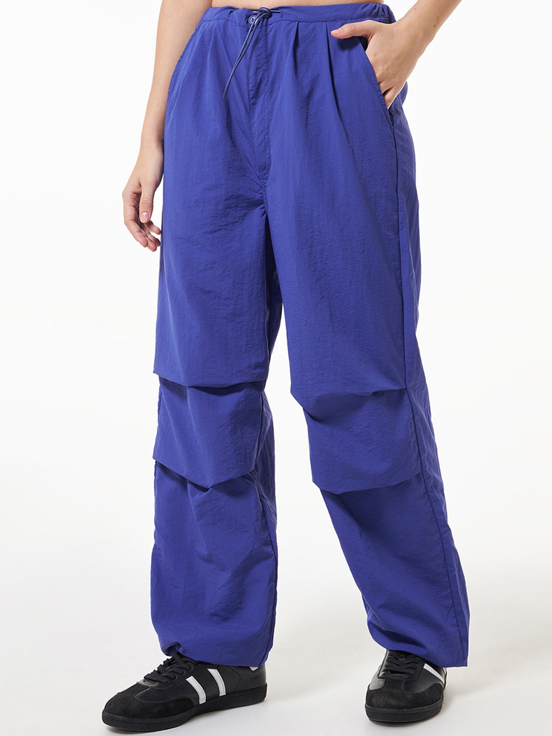 Bewakoof Women Baggy Oversized Parachute Pants, Blue