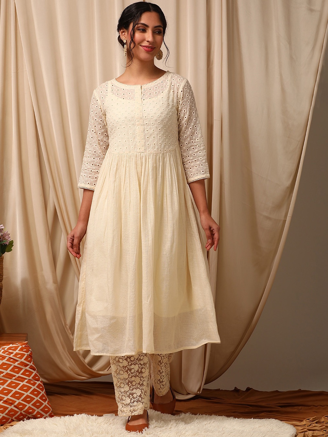 

Inddus Thread Embroidered Anarkali Kurta with Inner, Off white